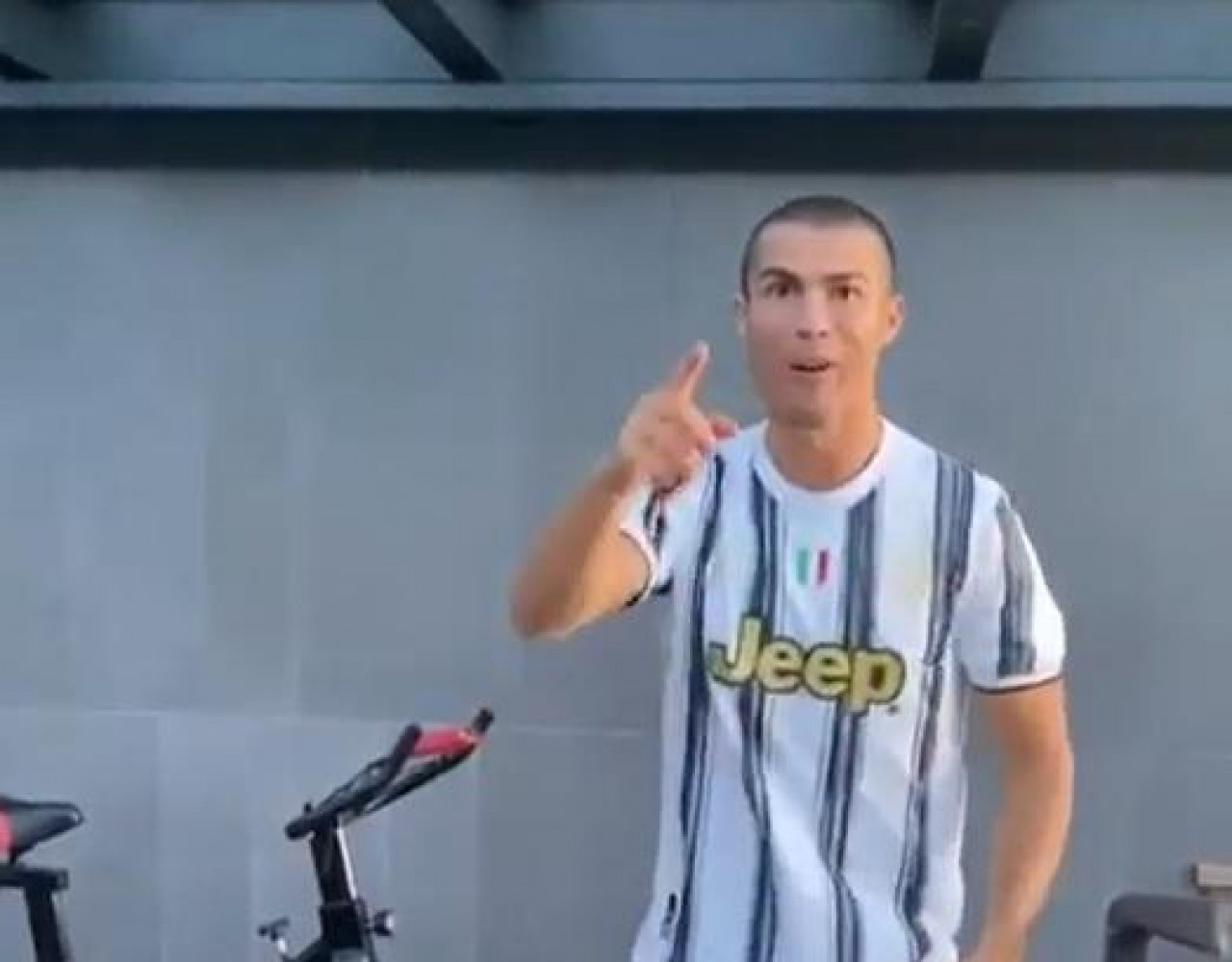 Sportske novosti Video Zaraženi Ronaldo ne posustaje i puca od snage