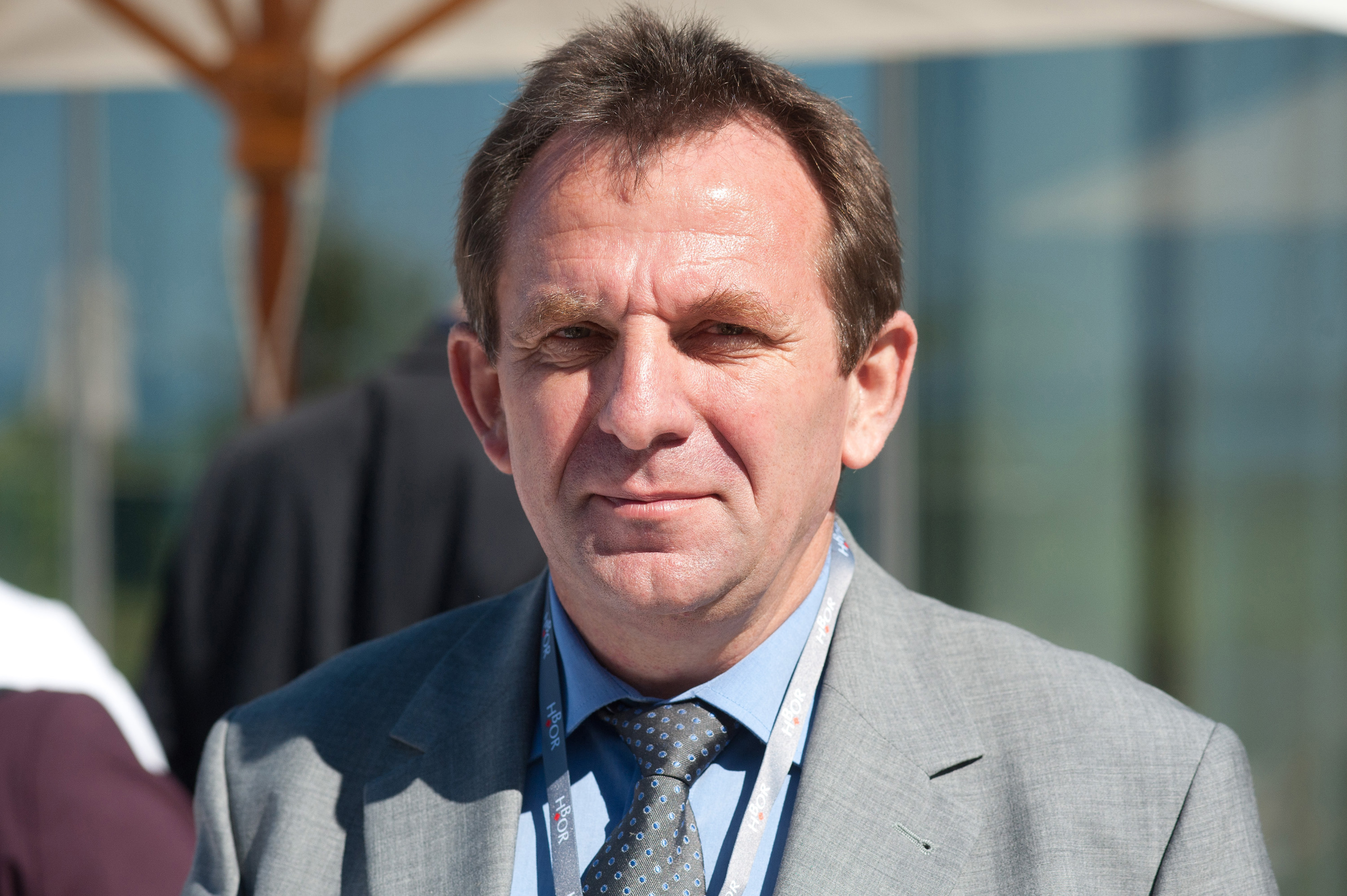 Zadar, 210912.
Prvi potpredsjednik Vlade Radimir Cacic i direktor HBOR-a Kovacev prezentirali su nove mogucnosti izvoza bankarima i gospodarstvenicima u hotelu Iadera na Punta skali.
Na fotografiji: Josip Grilec - Straza plastika direktor.
Foto: Luka Gerlanc / CROPIX