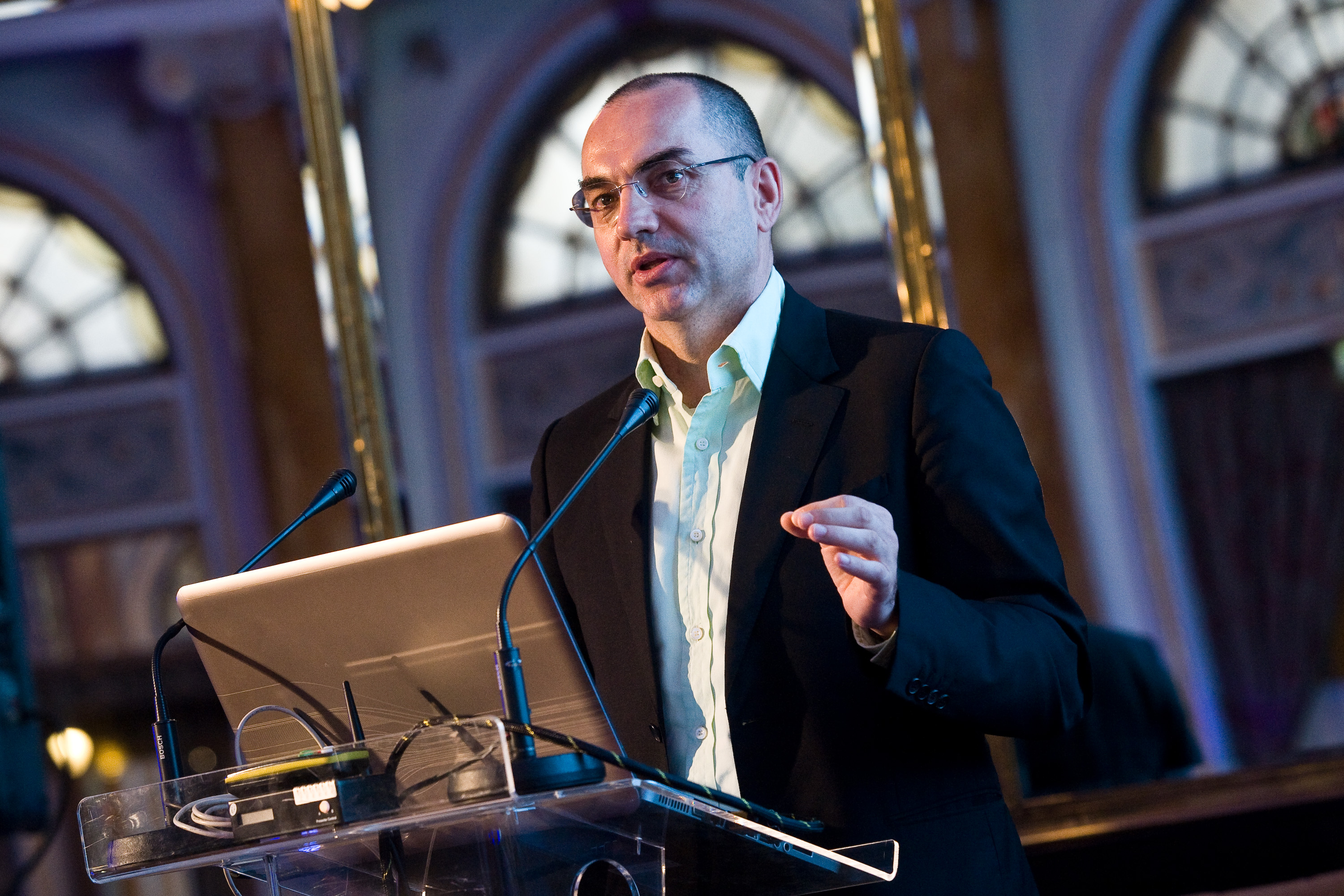 Zagreb, 060616.
U smaragdnoj dvorani hotela Esplanade u organizaciji Jutarnjeg lista odrzala se konferencija Kako do vise izravnih stranih ulaganja kojoj su nazocili mnogi gospodarstvenici.
Na fotografiji: .
Foto:  / CROPIX