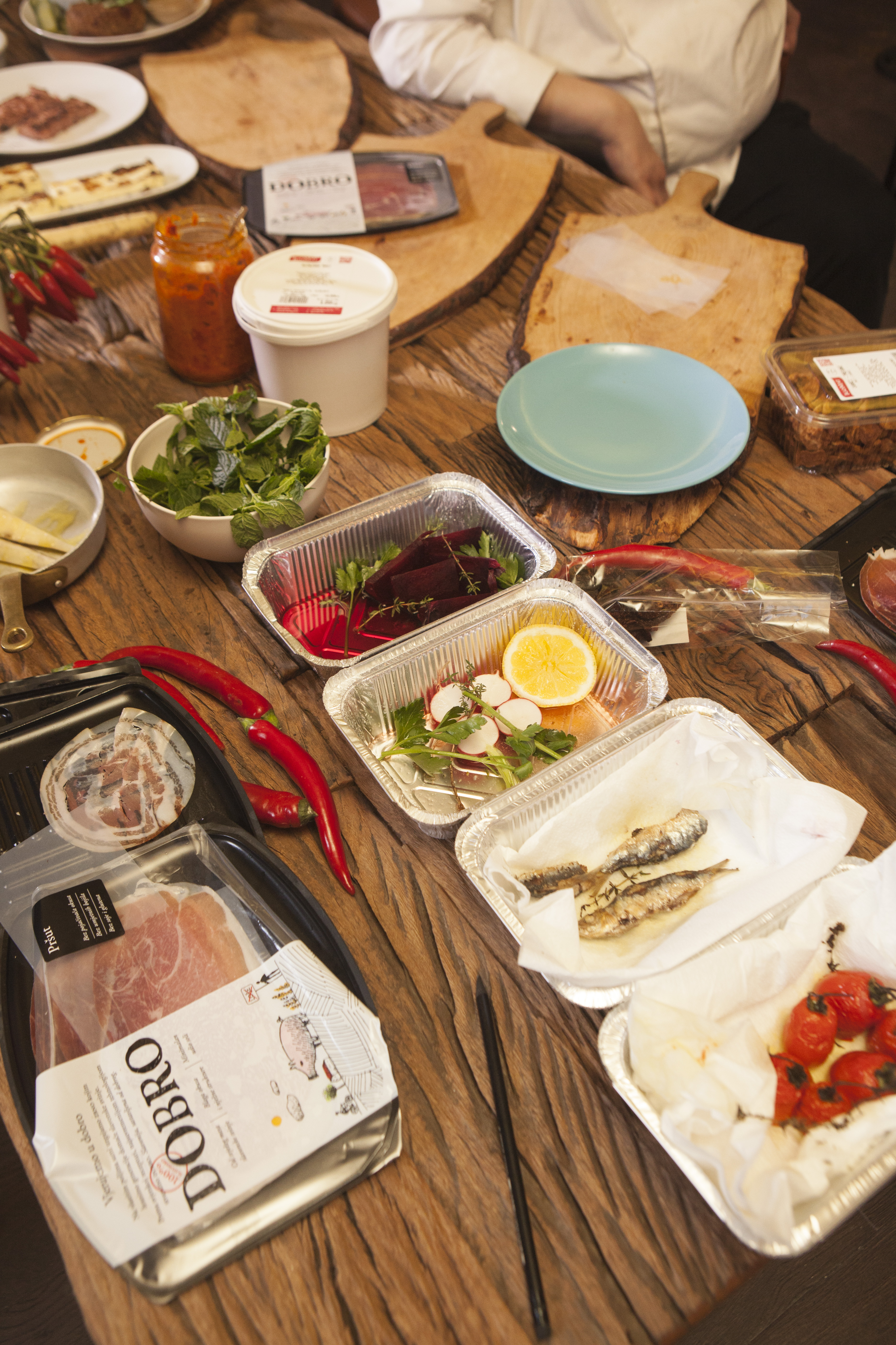 Zagreb 17052017
Sendvici kampanja za DOBRO
Kuhaju Andrej Barbieri Marko Palfi i Jeffrey Vella
Foto Mario Kucera