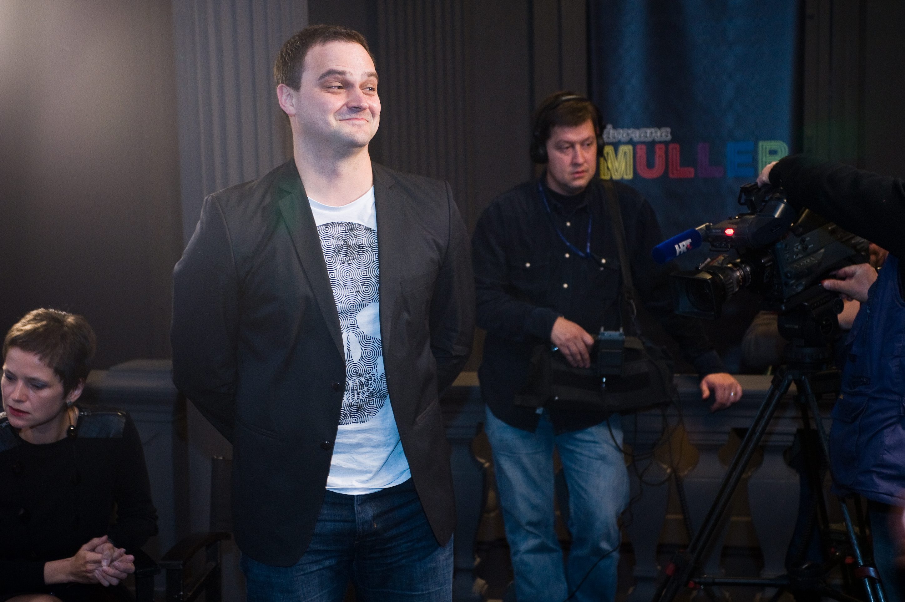 Zagreb, 291014.
Kino Europa.
Knjizevnu nagradu roman@tportal.hr koju dodijeljuje T-portal za najbolji roman objavljen 2013, osvojio je
Kristijan Novak s romanom Crna mati zemla.
Na fotografiji: Kristian Novak trenutak nakon proglasenja.
Foto: Darko Tomas / CROPIX