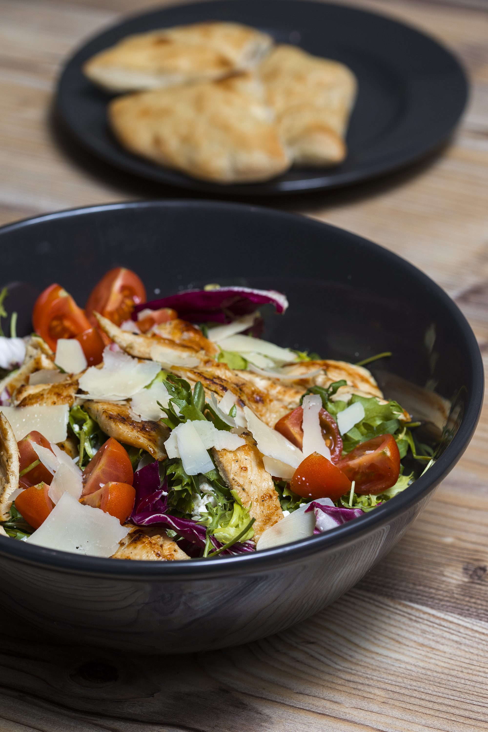 Zagreb, 020218.
Trg J.F. Kennedy.
Bistro Urban.
Toplo hladna salata.
Foto: Biljana Blivajs / CROPIX