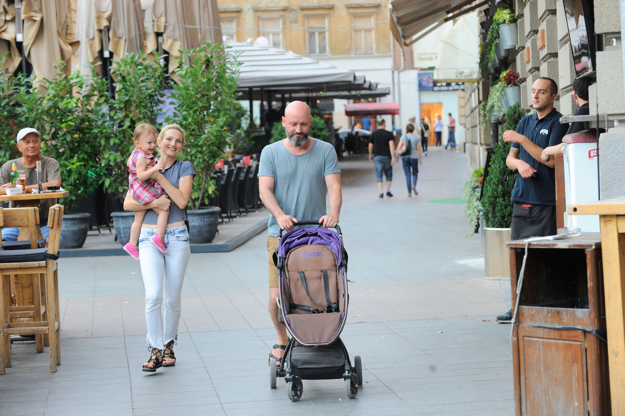 Spica / Zagreb 23.08.2018. / foto: Davor Matota / Aljosa Seric i Antonia Matkovic Seric i kcer Luna