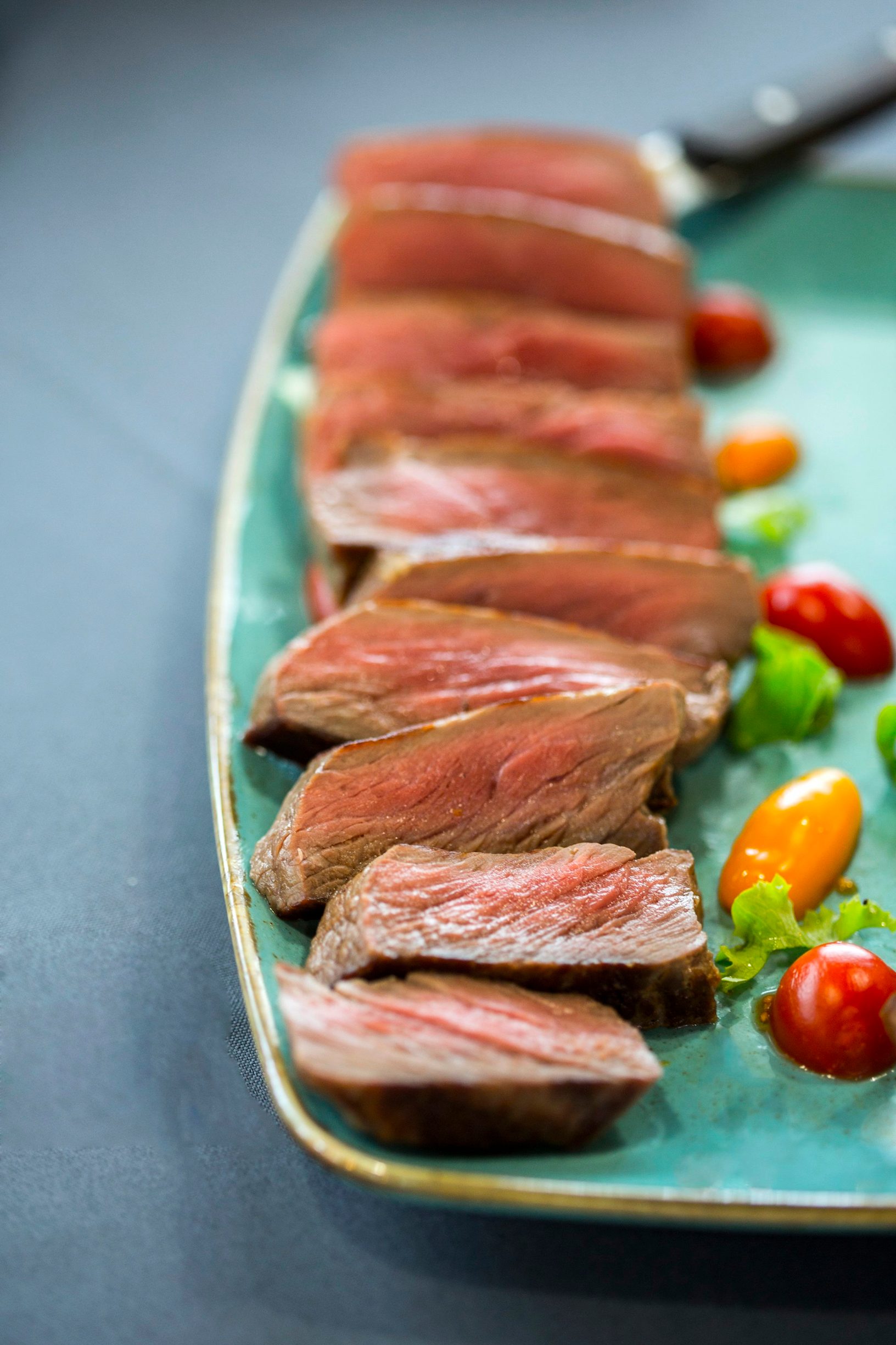 Zagreb, 191119.
Novootvoreni restoran Tagliata i ponuda njihovih jela. Restoran se nalazi u priprdnom okruzenju s jezerom i igralistima za sport i djecu.
Foto: Berislava Picek/ CROPIX