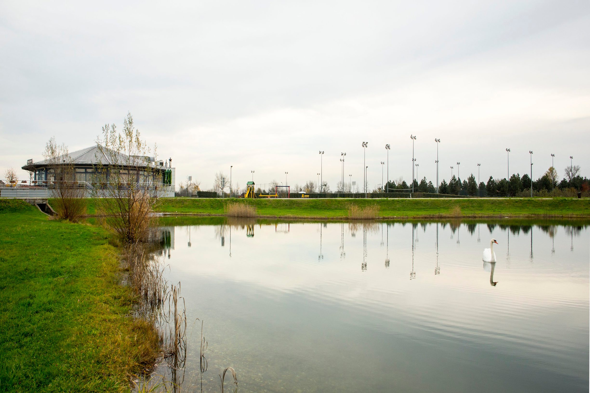 Zagreb, 191119.
Novootvoreni restoran Tagliata i ponuda njihovih jela. Restoran se nalazi u priprdnom okruzenju s jezerom i igralistima za sport i djecu.
Foto: Berislava Picek/ CROPIX