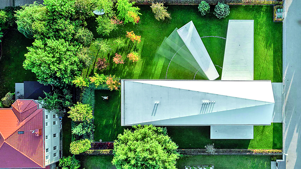 243858-313222-quadrant-house-robert-konieczny-architecture-details_dezeen_2364_hero_a-1704x959