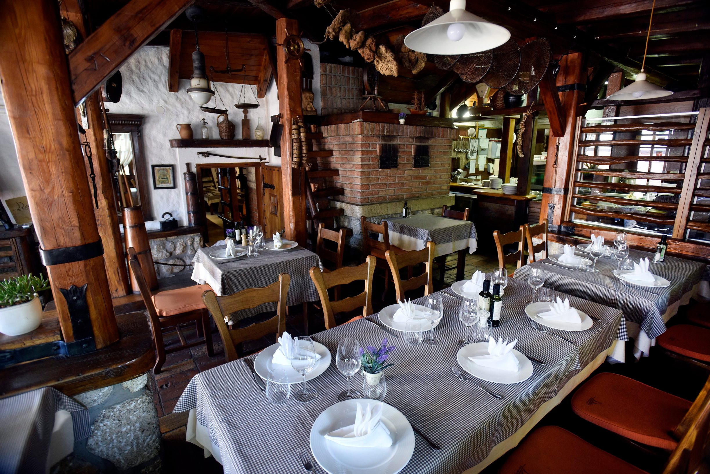 Dobra Hrana ADRESA ZA POHANE KAMENICE I RIBU Ovo popularno mjesto u