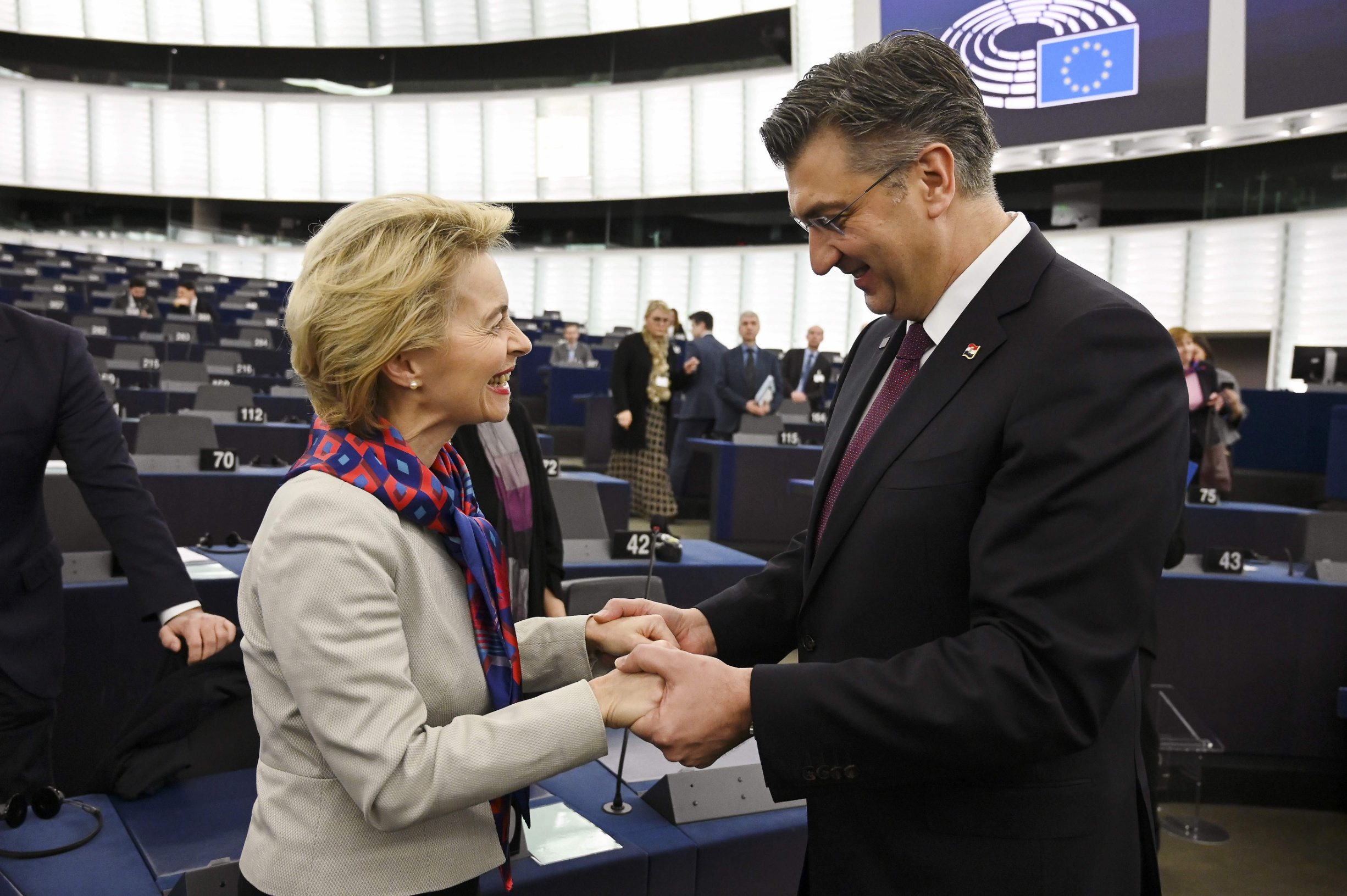 Hrvatski premijer Andrej Plenković i predsjednica Komisije Ursula von der Leyen na plenarnoj sjednici u Strasbourgu tijekom koje će biti predstavljeni prioriteti hrvatskog predsjedanja