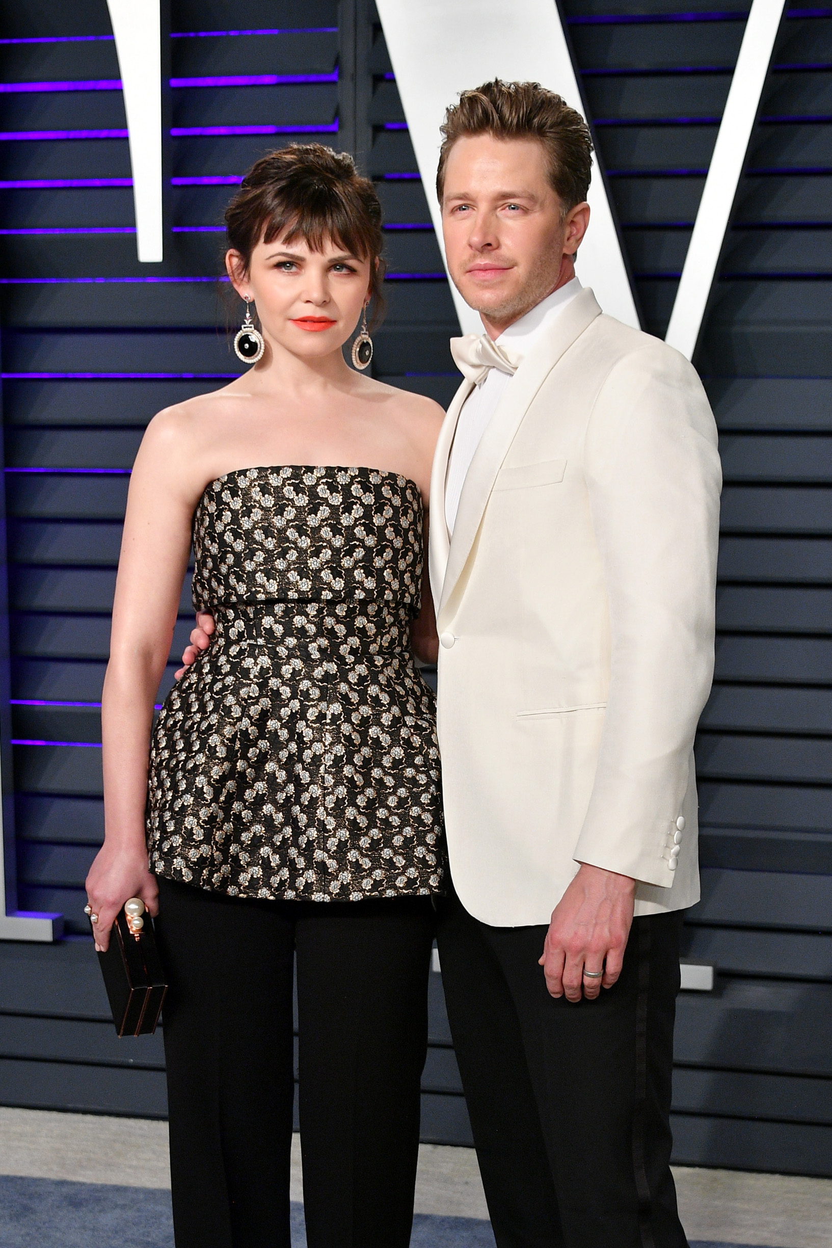 BEVERLY HILLS, CA - FEBRUARY 24:  Ginnifer Goodwin (L) and Josh Dallas attend the 2019 Vanity Fair Oscar Party hosted by Radhika Jones at Wallis Annenberg Center for the Performing Arts on February 24, 2019 in Beverly Hills, California.  (Photo by Dia Dipasupil/Getty Images)