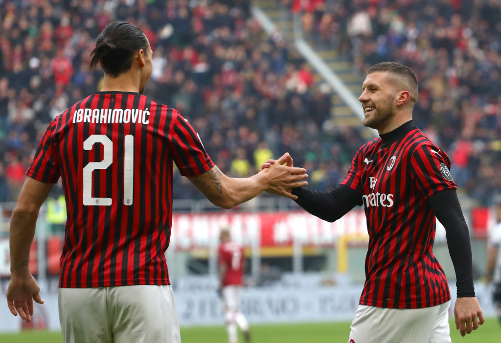 MILAN, ITALY - JANUARY 19:  Ante Rebic (R) of AC Milan celebrates his goal with his team-mate Zlatan Ibrahimovic (L) during the Serie A match between AC Milan and Udinese Calcio at Stadio Giuseppe Meazza on January 19, 2020 in Milan, Italy.  (Photo by Marco Luzzani/Getty Images)