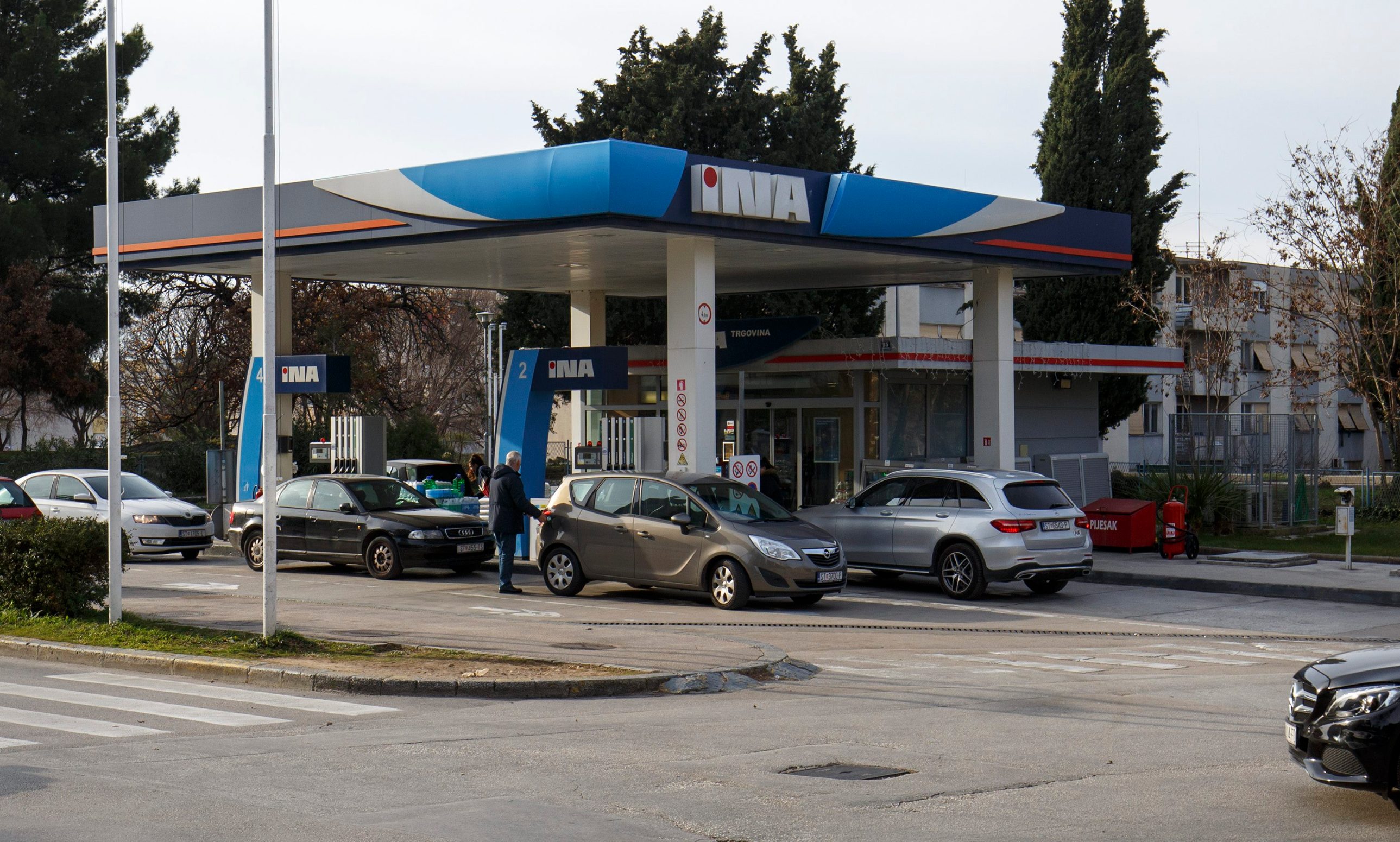 Benzinska crpka INA-e u Vinkovačkoj ulici