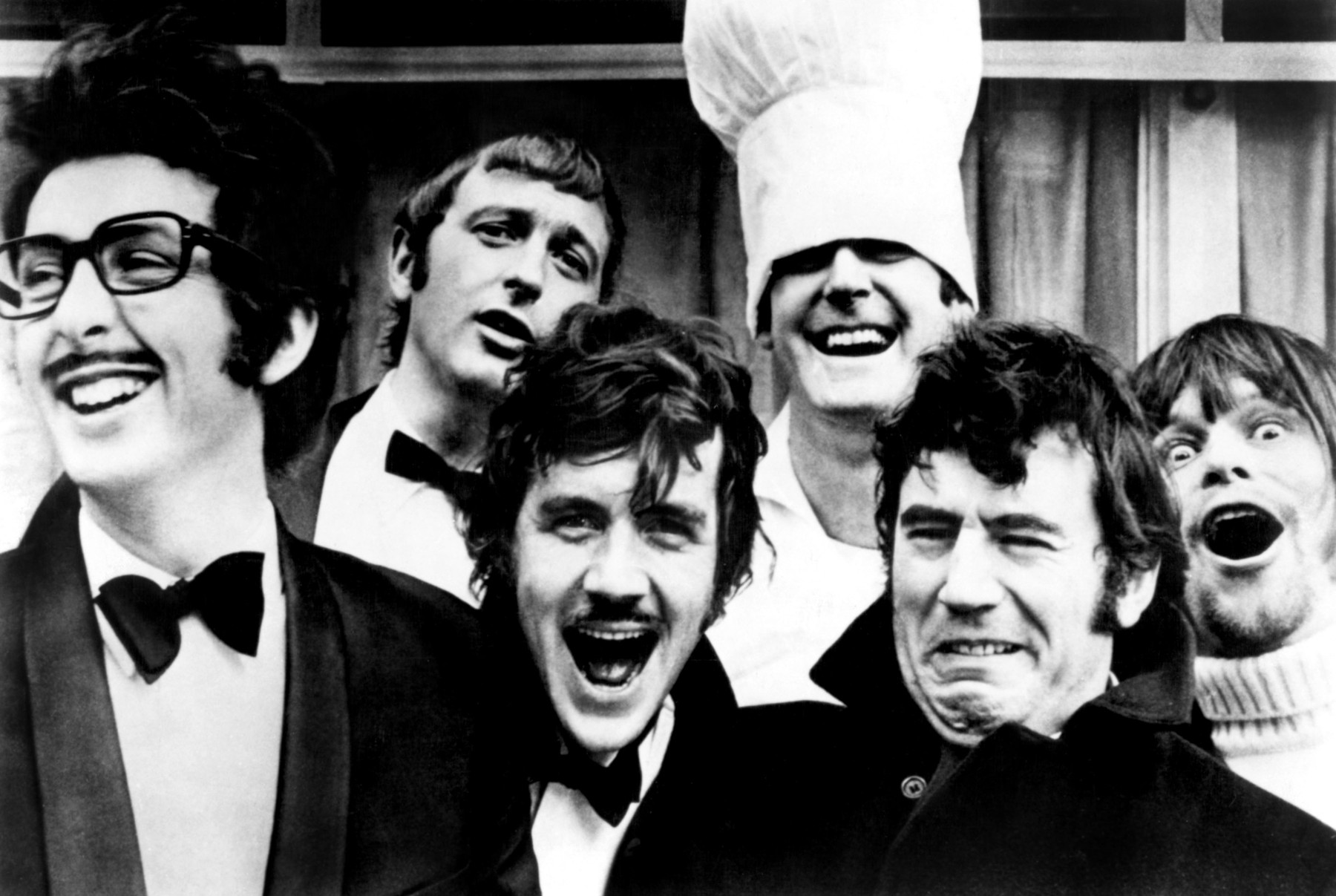 MONTY PYTHON'S FLYING CIRCUS, Eric Idle, Graham Chapman, Michael Palin, John Cleese, Terry Jones, Terry Gilliam, 1969-74, Image: 98946685, License: Rights-managed, Restrictions: For usage credit please use; Courtesy Everett Collection, Model Release: no, Credit line: Courtesy Everett Collection / Everett / Profimedia