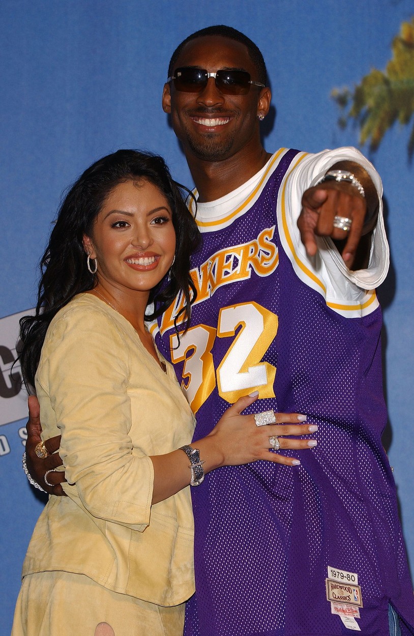 Aug. 4, 2002 - STAMP, U.S. - KRT STAND-ALONE PHOTO - KRT PHOTOGRAPH BY LIONEL HAHN/ABACA (August 5) Kobe Bryant & wife Vanessa appear at the 2002 Teen Choice Awards, Sunday, August 4, 2002 in Los Angeles, California. (KRT) NC KD BL 2002 (Vert) (smd), Image: 193594301, License: Rights-managed, Restrictions: , Model Release: no, Credit line: mct / Zuma Press / Profimedia