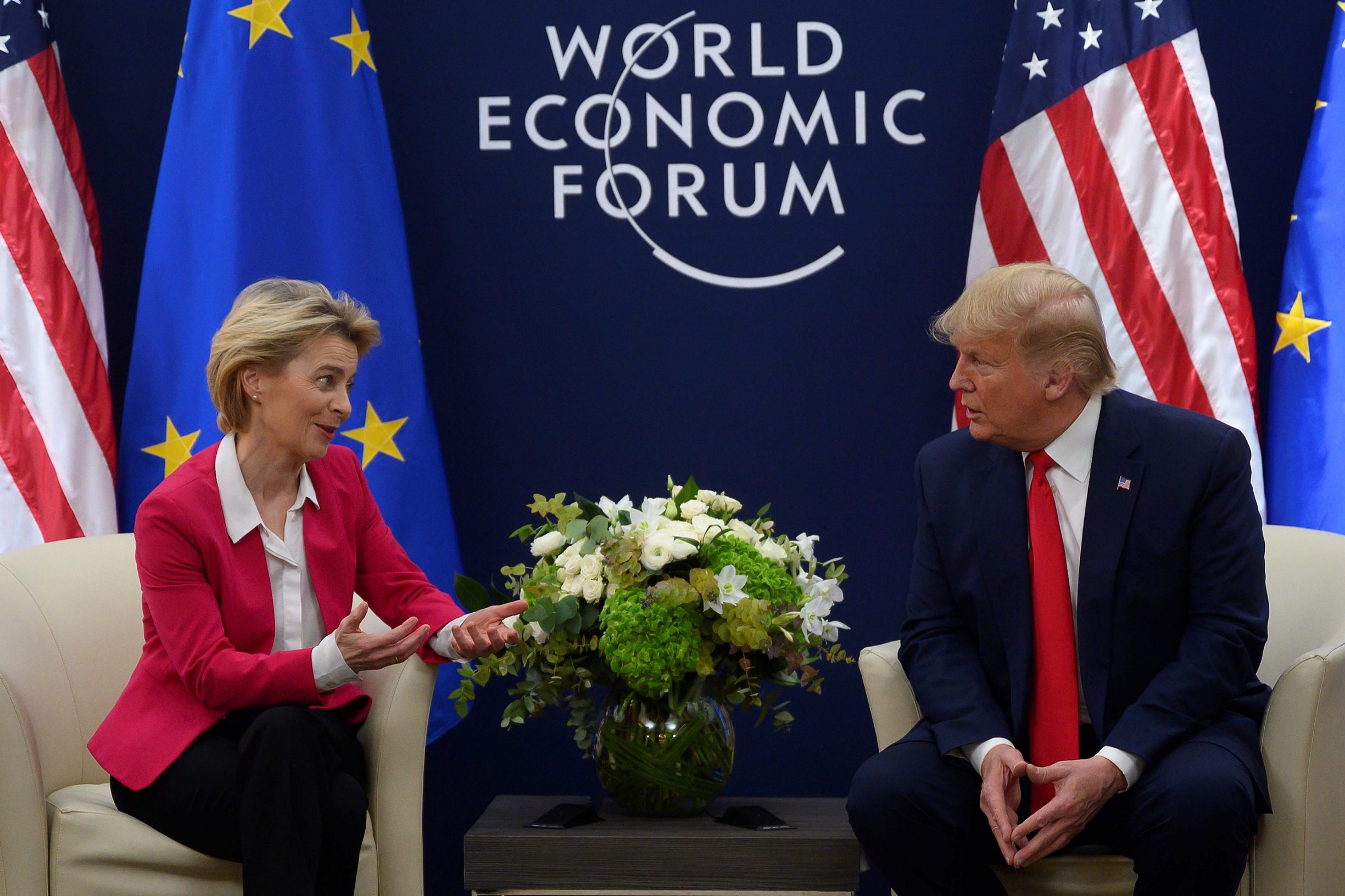 Predsjednik SAD-a Donald Trump s predsjednicom Komisije Ursulom von der Leyen prilikom Svjetskog ekonomskog foruma u Davosu, 21.siječanj, 2020. 