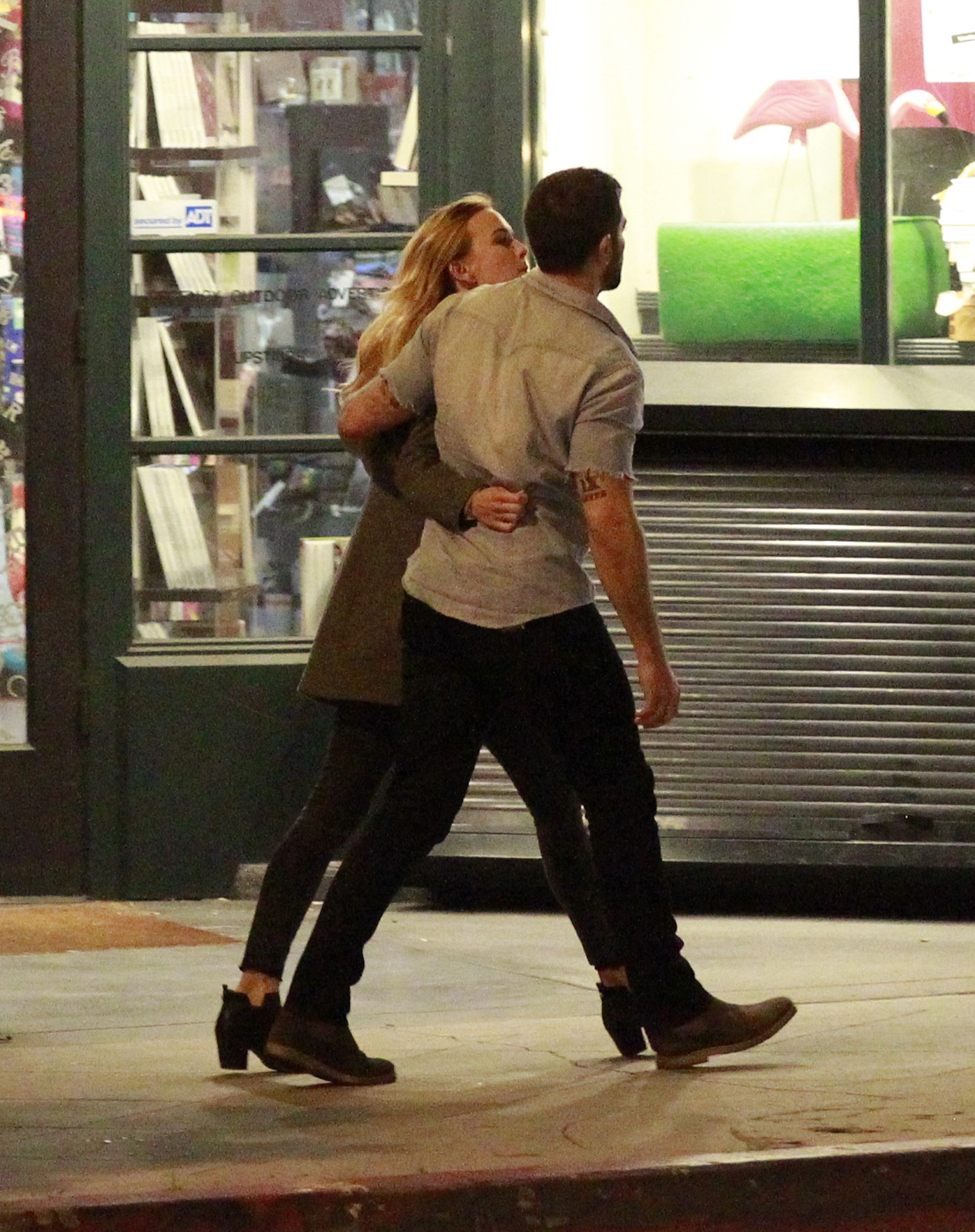 01/20/2020 EXCLUSIVE: Jesse Metcalfe Packs on the PDA with Australian actress Jade Albany in Los Angeles. The sighting comes after the 41 year old actor who is currently engaged to actress Cara Santana was spotted earlier in the day getting very close to Hungarian supermodel Livia Pillmann.



 **VIDEO AVAILABLE**, Image: 494262647, License: Rights-managed, Restrictions: Exclusive NO usage without agreed price and terms. Please contact sales@theimagedirect.com, Model Release: no, Credit line: TheImageDirect.com / The Image Direct / Profimedia