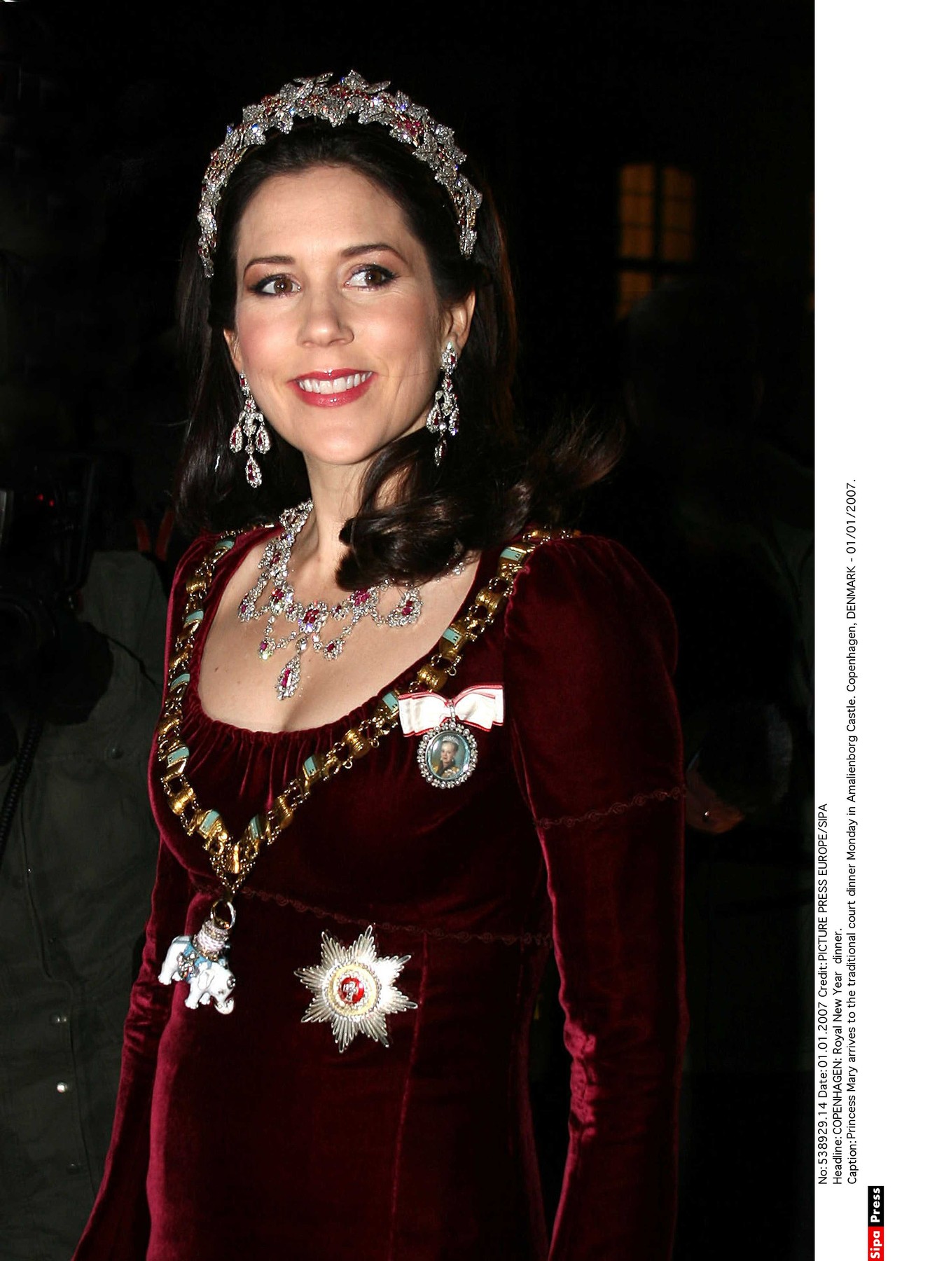 Princess Mary arrives to the traditional court dinner Monday in Amalienborg Castle. Copenhagen, DENMARK - 01/01/2007./0701021043, Image: 220278614, License: Rights-managed, Restrictions: , Model Release: no, Credit line: PICTURE PRESS EUROPE / Sipa Press / Profimedia