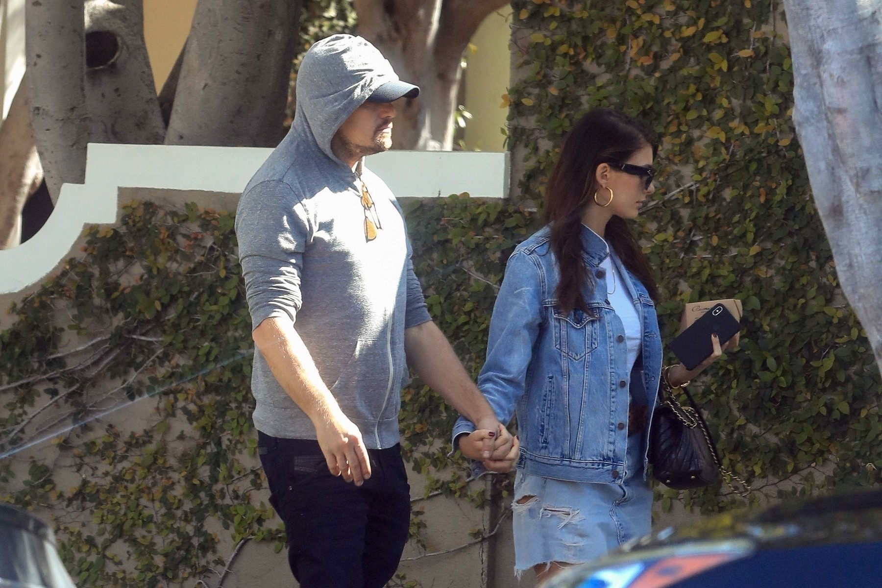 *EXCLUSIVE* West Hollywood, CA  - Leonardo DiCaprio attempts to go incognito as he and girlfriend Camila Morrone go shopping on Melrose Place in West Hollywood together. Leo wears his usual baseball cap and hoody as he hides his famous face while out on the town with his Argentine model and actress girlfriend.

Pictured: Leonardo DiCaprio, Camila Morrone



*UK Clients - Pictures Containing Children
Please Pixelate Face Prior To Publication*, Image: 417981653, License: Rights-managed, Restrictions: , Model Release: no, Credit line: BKGD / GAMR / BACKGRID / Backgrid USA / Profimedia