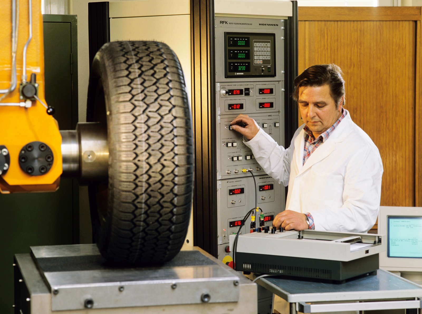 MODEL RELEASED. Tyre testing at a tyre manufacturing plant. Photographed in Germany., Image: 103025161, License: Rights-managed, Restrictions: , Model Release: yes, Credit line: Science Photo Library / Sciencephoto / Profimedia