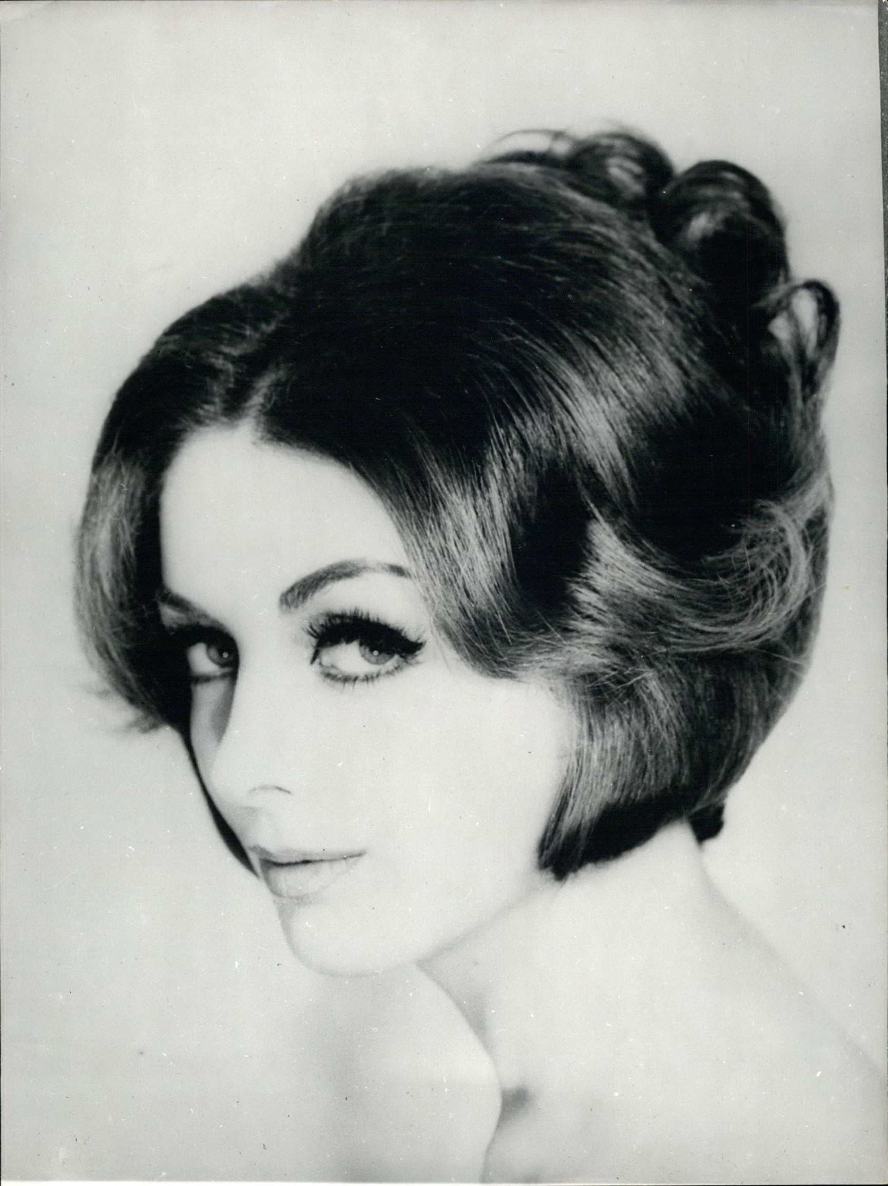 Aug. 27, 1962 - Model Wears Jacques Dessange ''Romantic'' Line Hairstyle, Image: 209935902, License: Rights-managed, Restrictions: , Model Release: no, Credit line: Keystone Pictures USA / Zuma Press / Profimedia