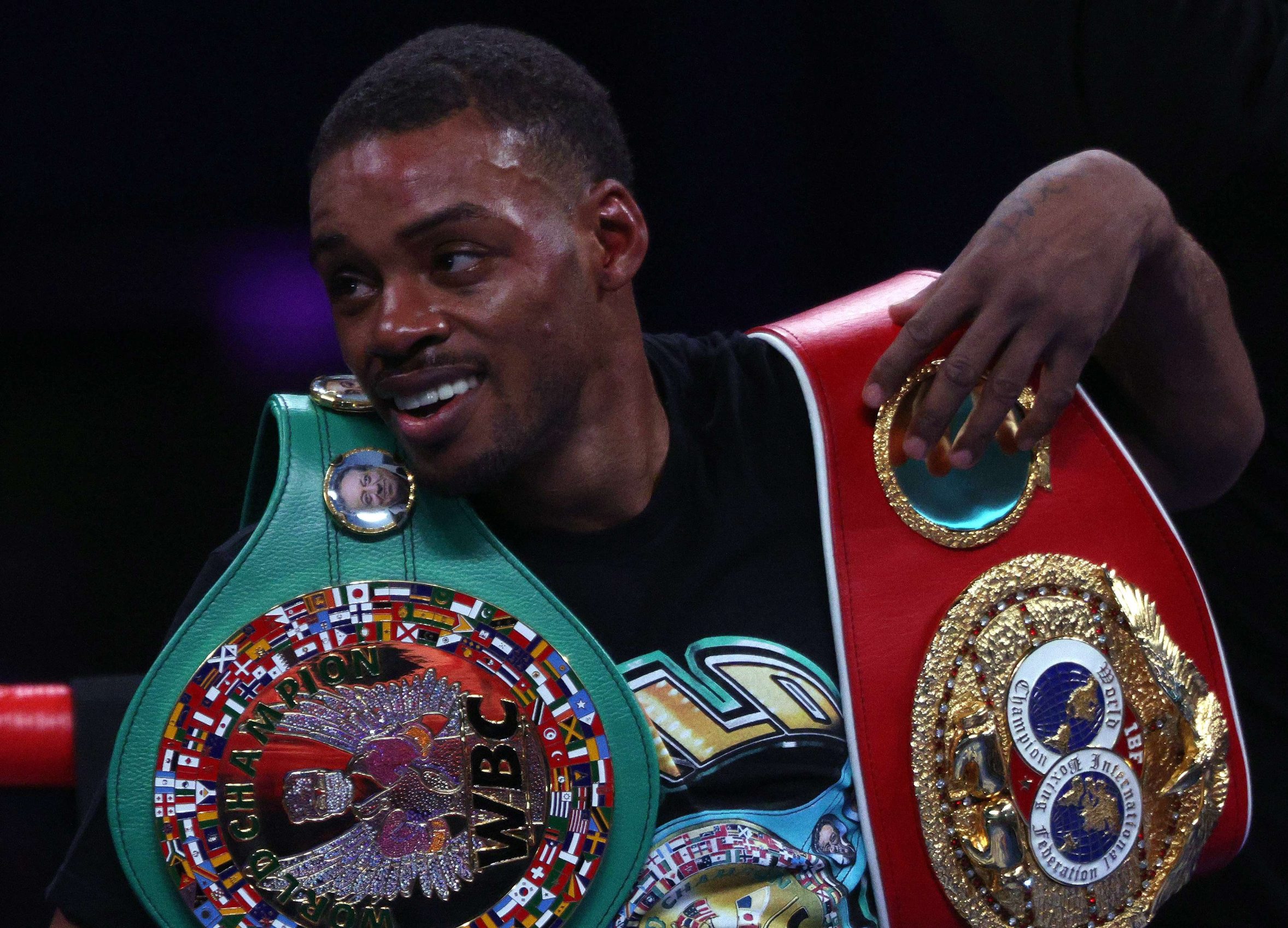 ARLINGTON, TEXAS - DECEMBER 05: (L-R) Errol Spence Jr. after a unanimous decision against Danny Garcia during their WBC & IBF World Welterweight Championship fight at AT&T Stadium on December 05, 2020 in Arlington, Texas.   Ronald Martinez/Getty Images/AFP
== FOR NEWSPAPERS, INTERNET, TELCOS & TELEVISION USE ONLY ==