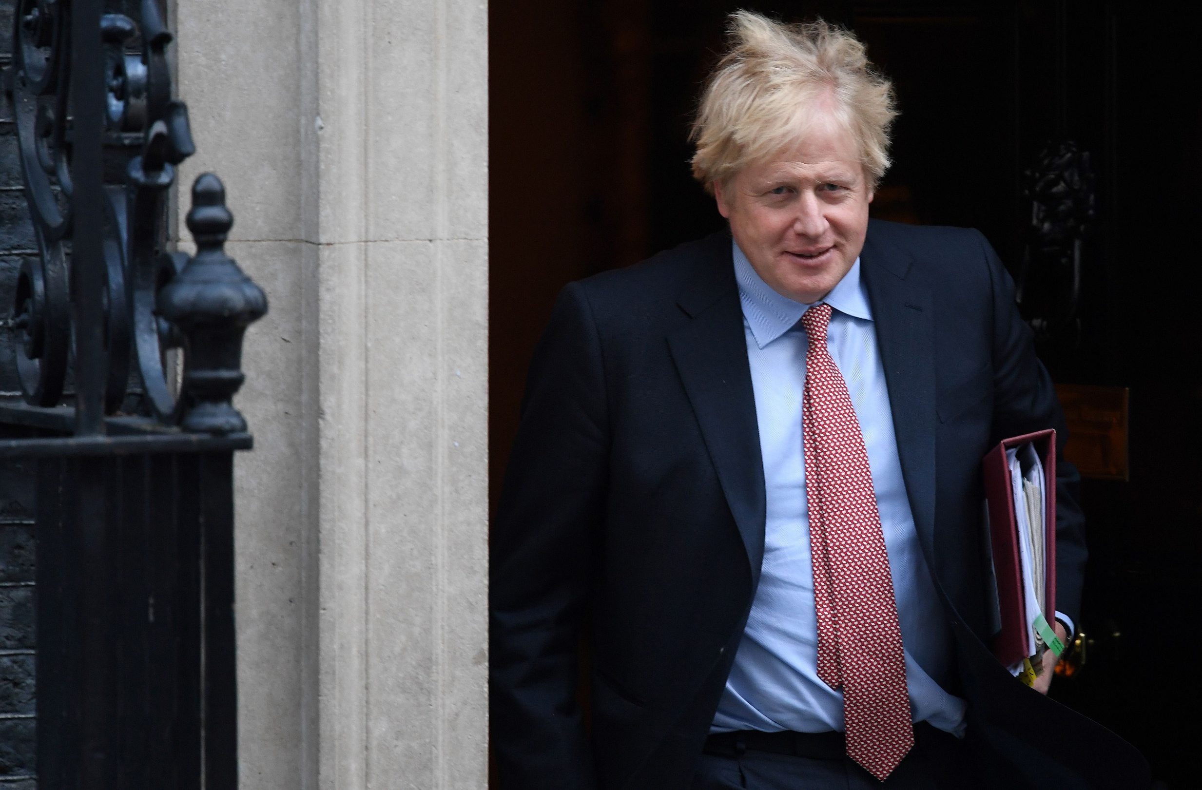 Britanski premijer Boris Johnson ispred sjedišta vlade u Downing streetu 10