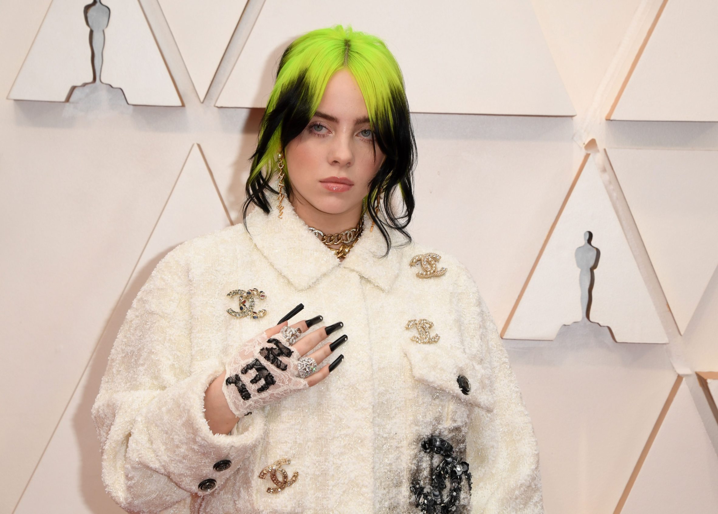 US singer-songwriter Billie Eilish arrives for the 92nd Oscars at the Dolby Theatre in Hollywood, California on February 9, 2020. (Photo by Robyn Beck / AFP)