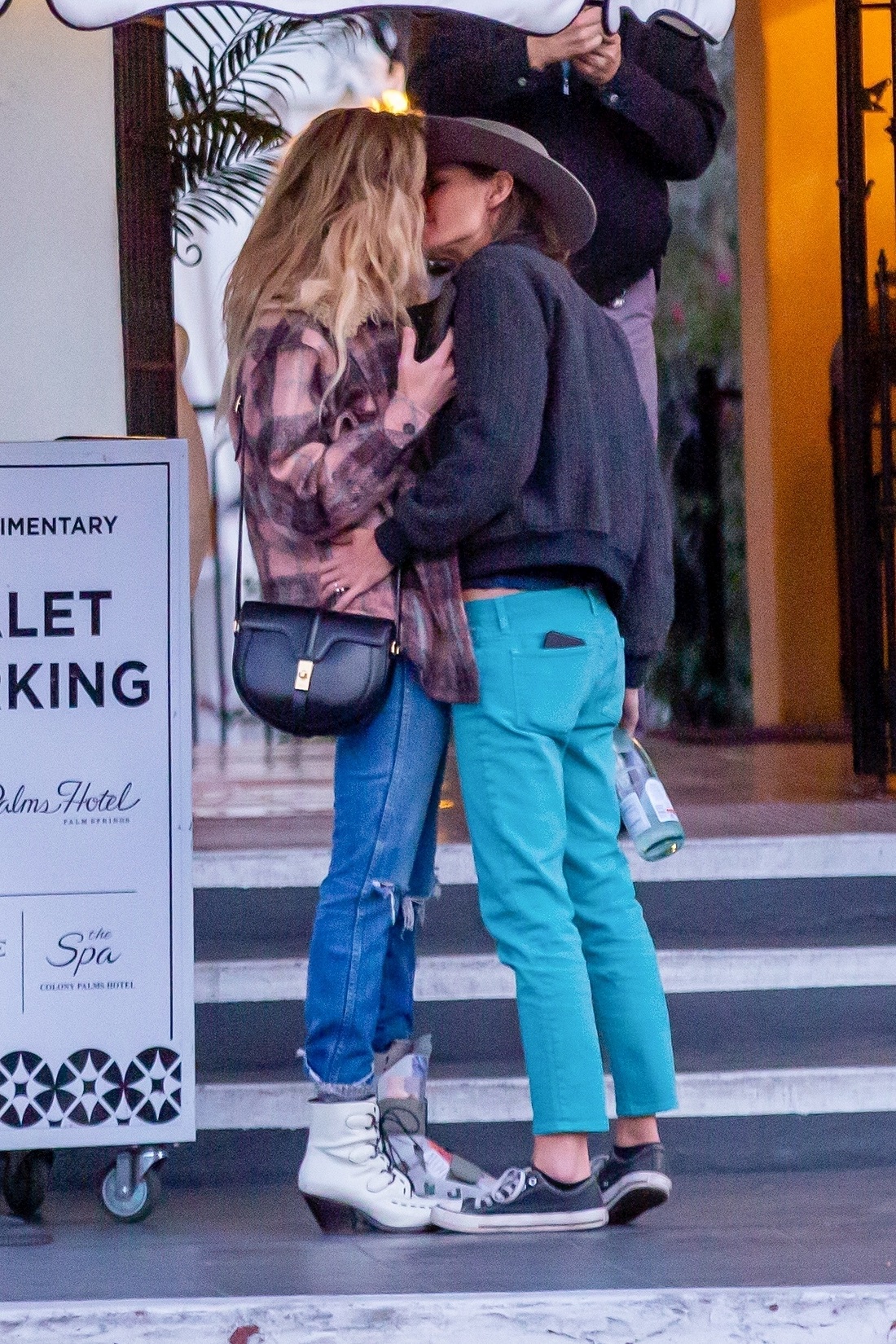 Palm Springs, CA  - *PREMIUM-EXCLUSIVE*  - *WEB EMBARGO UNTIL 7:30 PM EST on January 14, 2020* Actress Amber Heard seen spending a romantic weekend with  Bianca Butti. The 