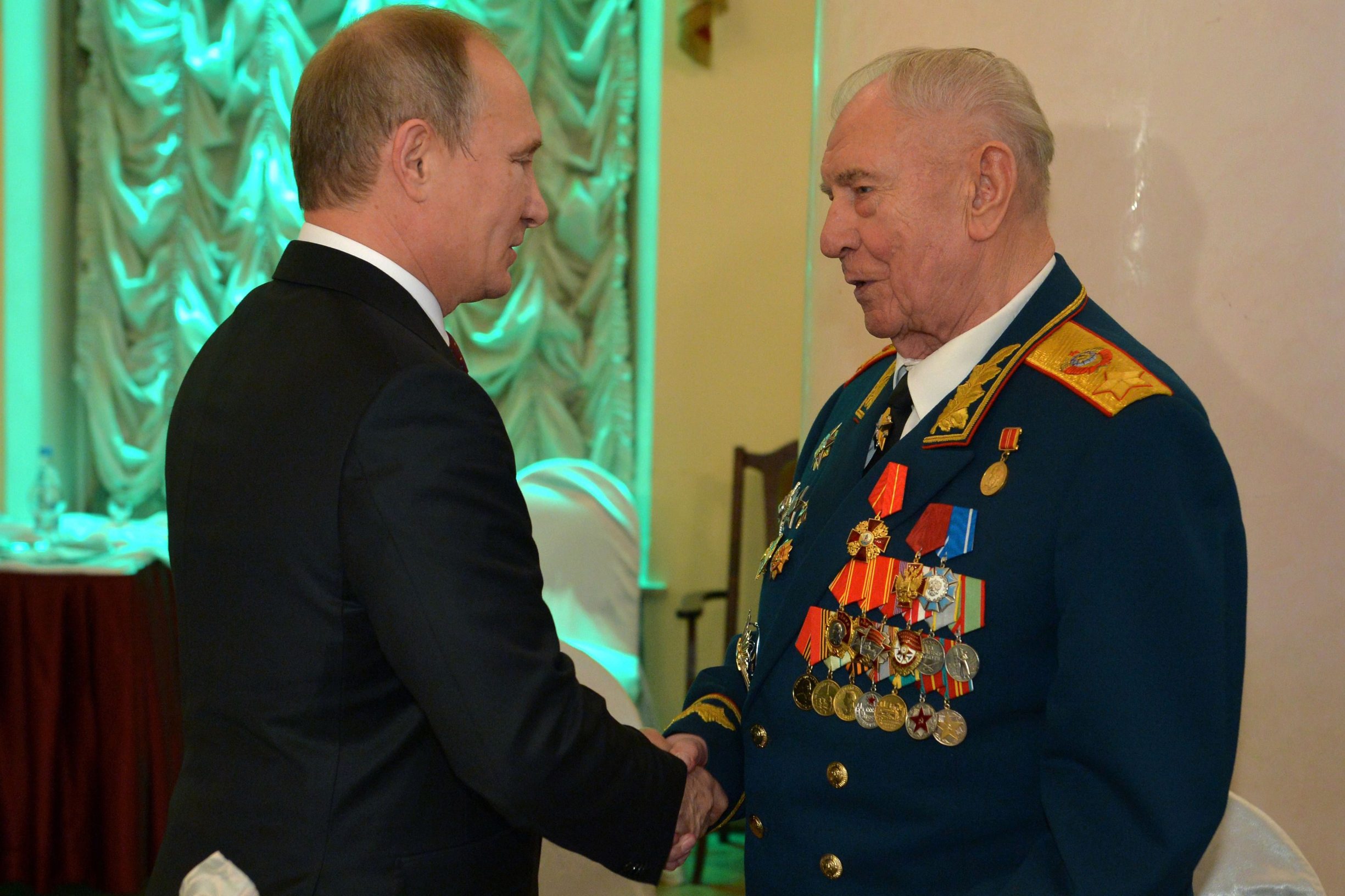 Ruski predsjednik Vladimir Putin i bivši sovjetski ministar obrane general Dimitri Jazov