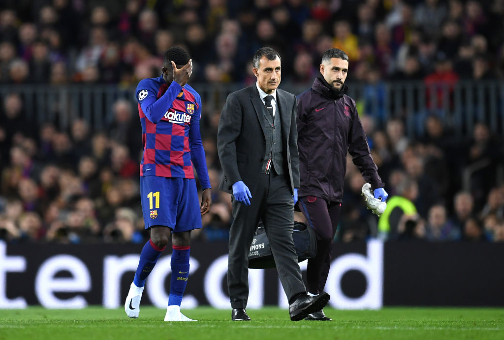 BARCELONA, SPAIN - NOVEMBER 27: Ousmane Dembele of FC Barcelona leaves the pitch with an injury during the UEFA Champions League group F match between FC Barcelona and Borussia Dortmund at Camp Nou on November 27, 2019 in Barcelona, Spain. (Photo by David Ramos/Getty Images)