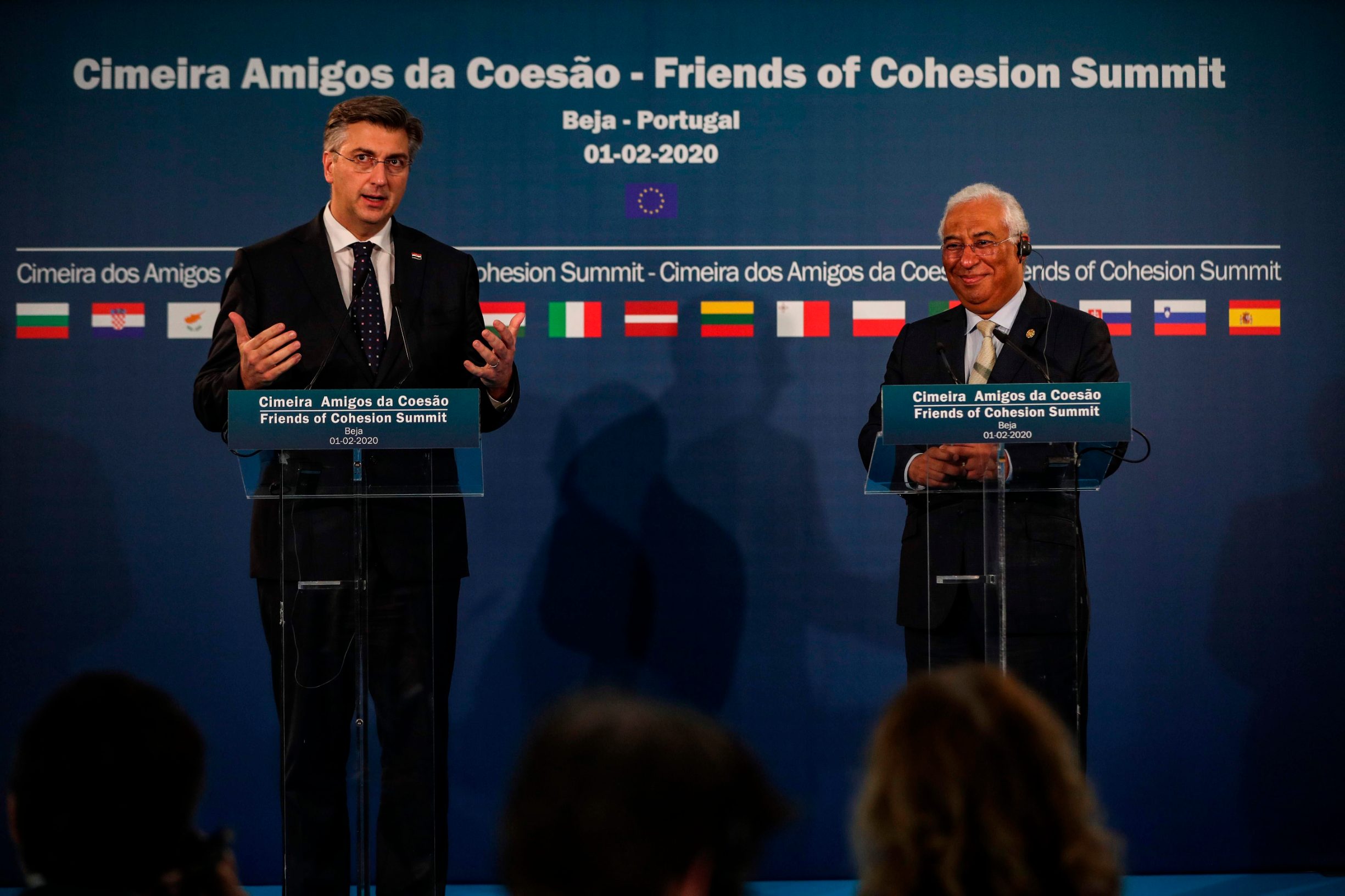 Portugalski premijer Antonio Costa i njegov hrvatski kolega Andrej Plenković tijekom konferencije za novinare nakon summita Prijatelja kohezije u portugalskom gradu Beja