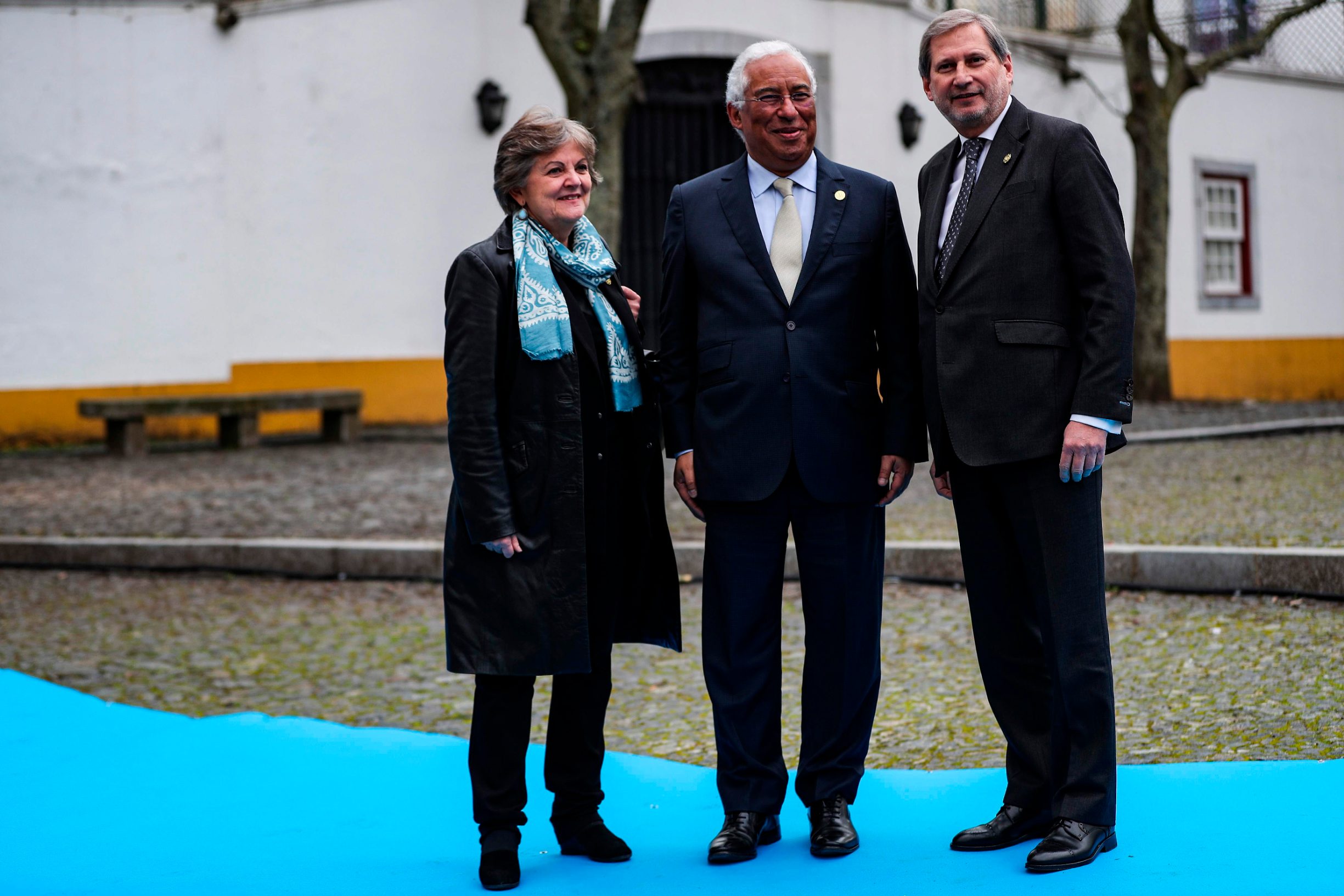 Portugalski premijer Antonio Costa (u sredini), povjerenica Europske komisije Elisa Ferreira (lijevo) te povjerenik Komisije za proračun i administraciju Johannes Hahn