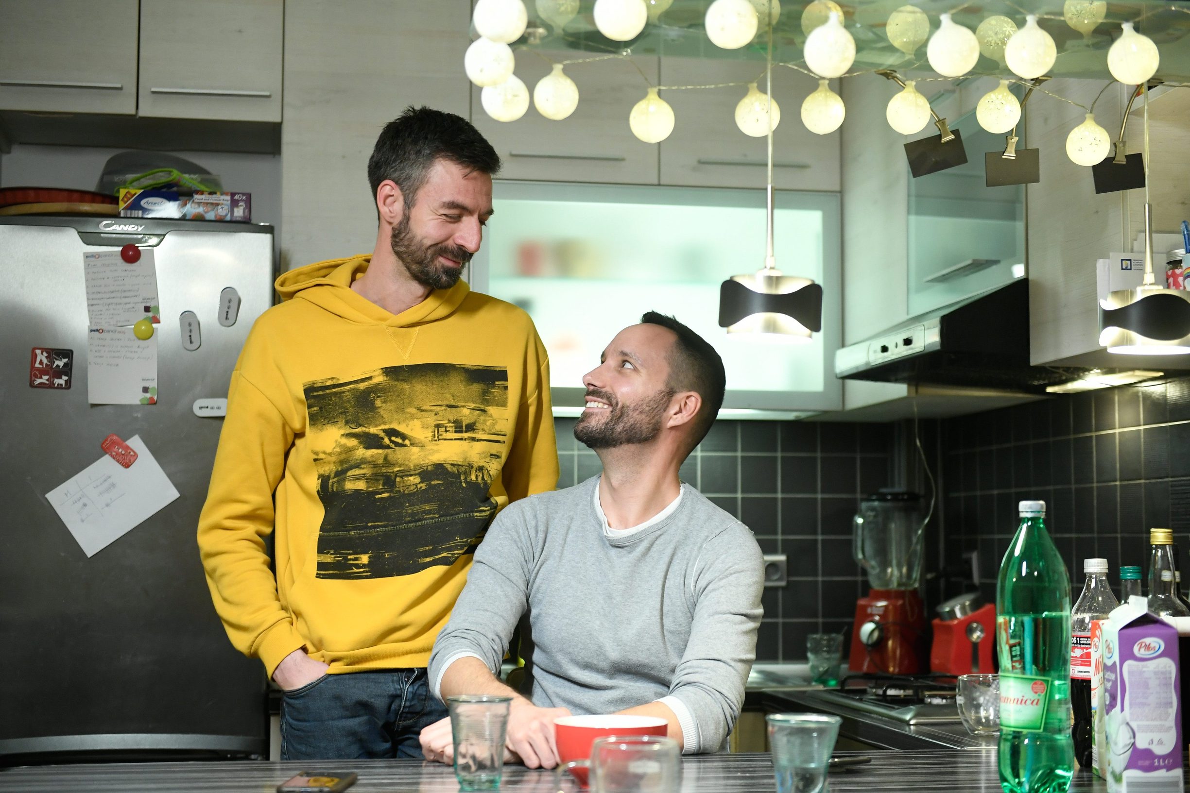 Zagreb, 290120.
Remetinecki gaj.
Reportaza o homoseksualnom paru Ivi Segoti i Mladenu  Kozicu.
Foto: Goran Mehkek / CROPIX
