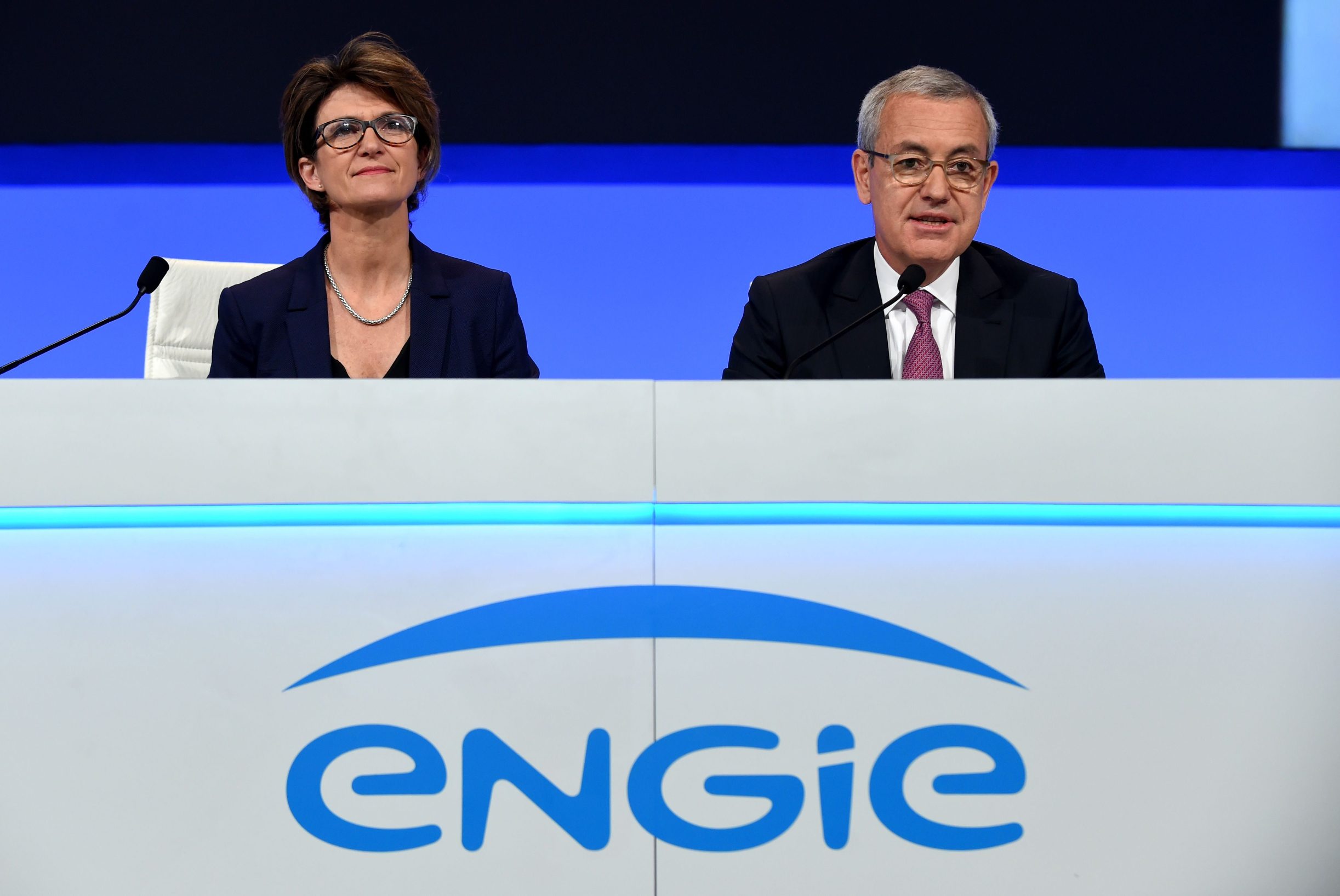 (FILES) In this file photo taken on May 17, 2019, French energy company Engie's chief executive Isabelle Kocher (L) and chairman of the board Jean-Pierre Clamadieu attend the group's general meeting in Paris. - The decision whether or not to renew Isabelle Kocher as managing director of Engie to carry out 
