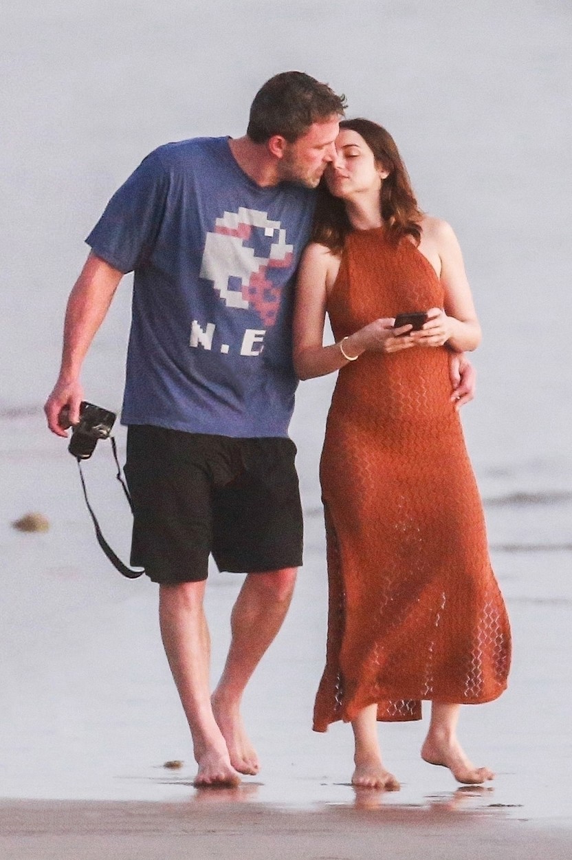 Costa Rica, COSTA RICA  - *PREMIUM-EXCLUSIVE*  - *Strict Web Embargo until 5 PM PT on March 12, 2020* Ben Affleck and new girlfriend, Ana De Armas enjoy a very romantic stroll on the beach in Costa Rica. Ben appeared clearly smitten with his Deep Water co-star snapping photos of her, cuddling and leaning in for a sweet kiss as they enjoyed a stroll on the beautiful beach. The 31 year old Cuban stunner went topless and wore a cheeky bikini bottom over a knitted chestnut halter dress. Ana could be seen snapping selfies while a smiling Ben sipped a Coca Cola and snapped photos of her.  *Shot on March 10, 2020*

BACKGRID USA 11 MARCH 2020, Image: 505574548, License: Rights-managed, Restrictions: RIGHTS: WORLDWIDE EXCEPT IN GERMANY, UNITED KINGDOM, Model Release: no, Credit line: CPR / BACKGRID / Backgrid USA / Profimedia