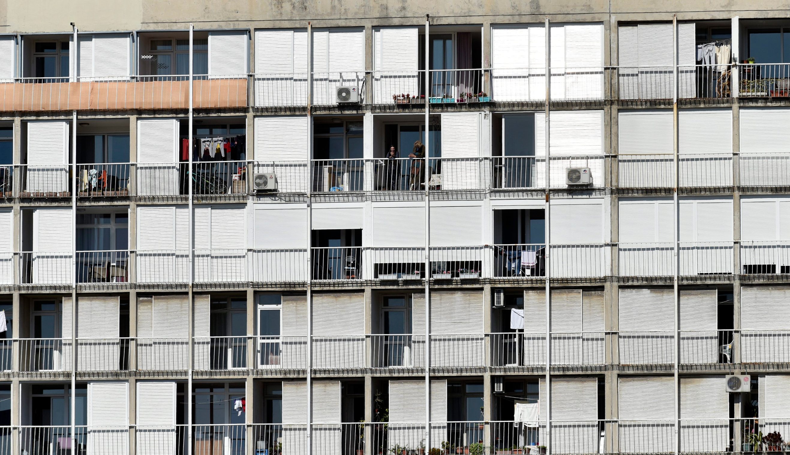 Split,150320
Akcija Izadjimo na prozore i balkone i dajmo aplauz zahvale za one koji rade za nas u suzbijanju koronavirusa.
Na fotografiji: na Kineskom Zidu.
Foto: Josko Supic / CROPIX