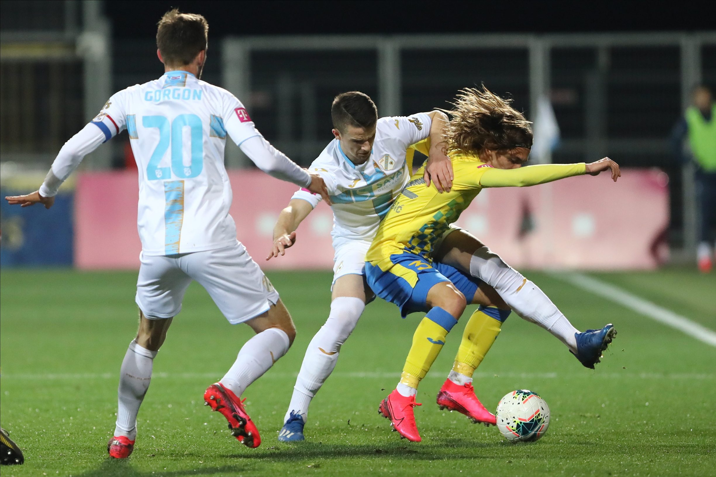 Rijeka, 030320.
Stadion Rujevica.
Rijeka - Inter Zapresic, 1. HNL, 25 kolo.
Na fotografiji: Alexander Gorgon, kapetan, Ivan Lepinjica i Mihael Bencic.
Foto: Matija Djanjesic / CROPIX