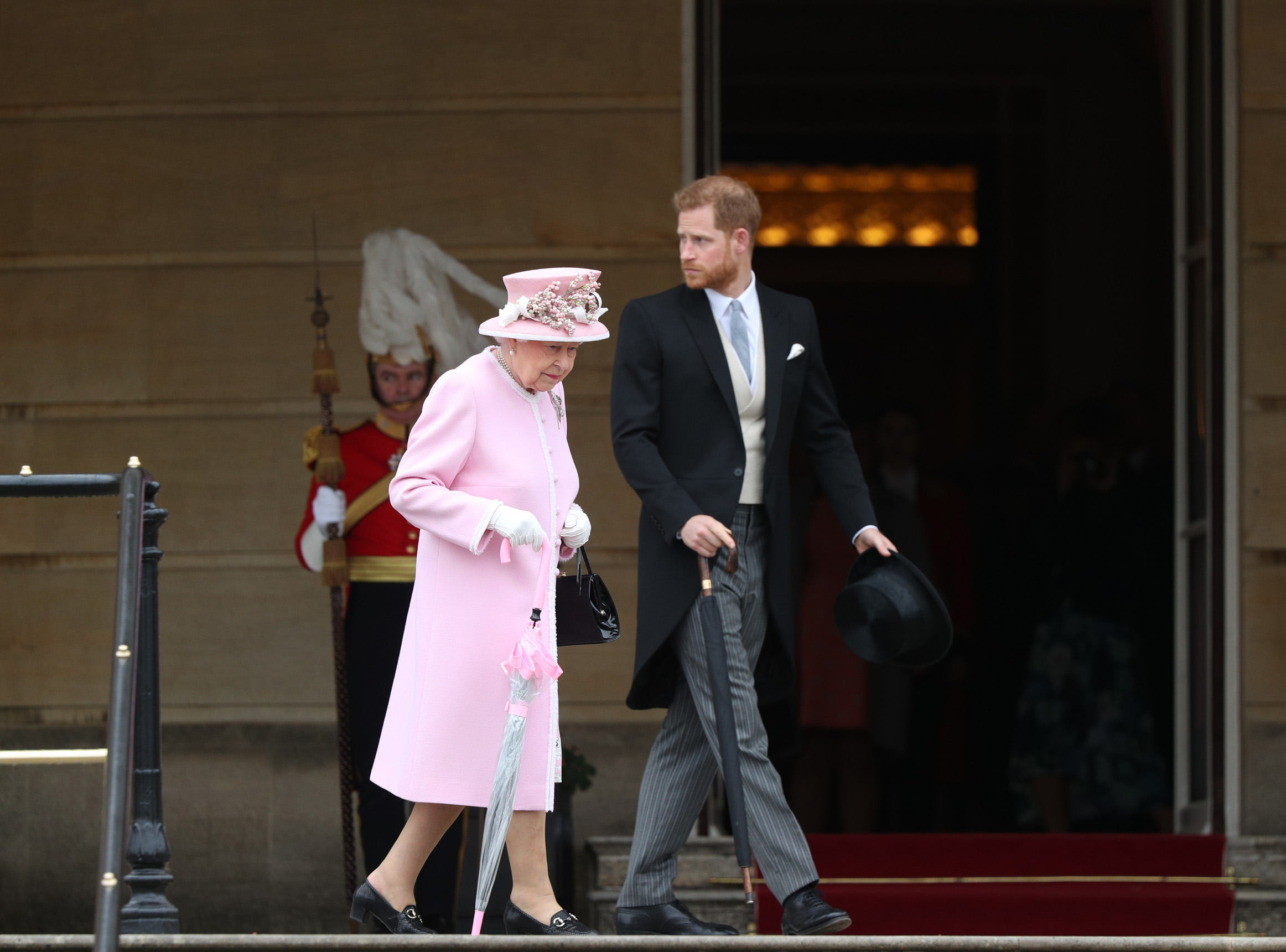 kraljica Elizabeta II. i princ Harry