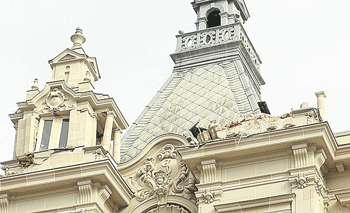 Zagreb, 220320.
Trg bana Jelacica.
Veliki potres u Zagrebu.
Na fotografiji: kupola na glavnom Zgrebackom trgu.
Foto: Damjan Tadic / CROPIX