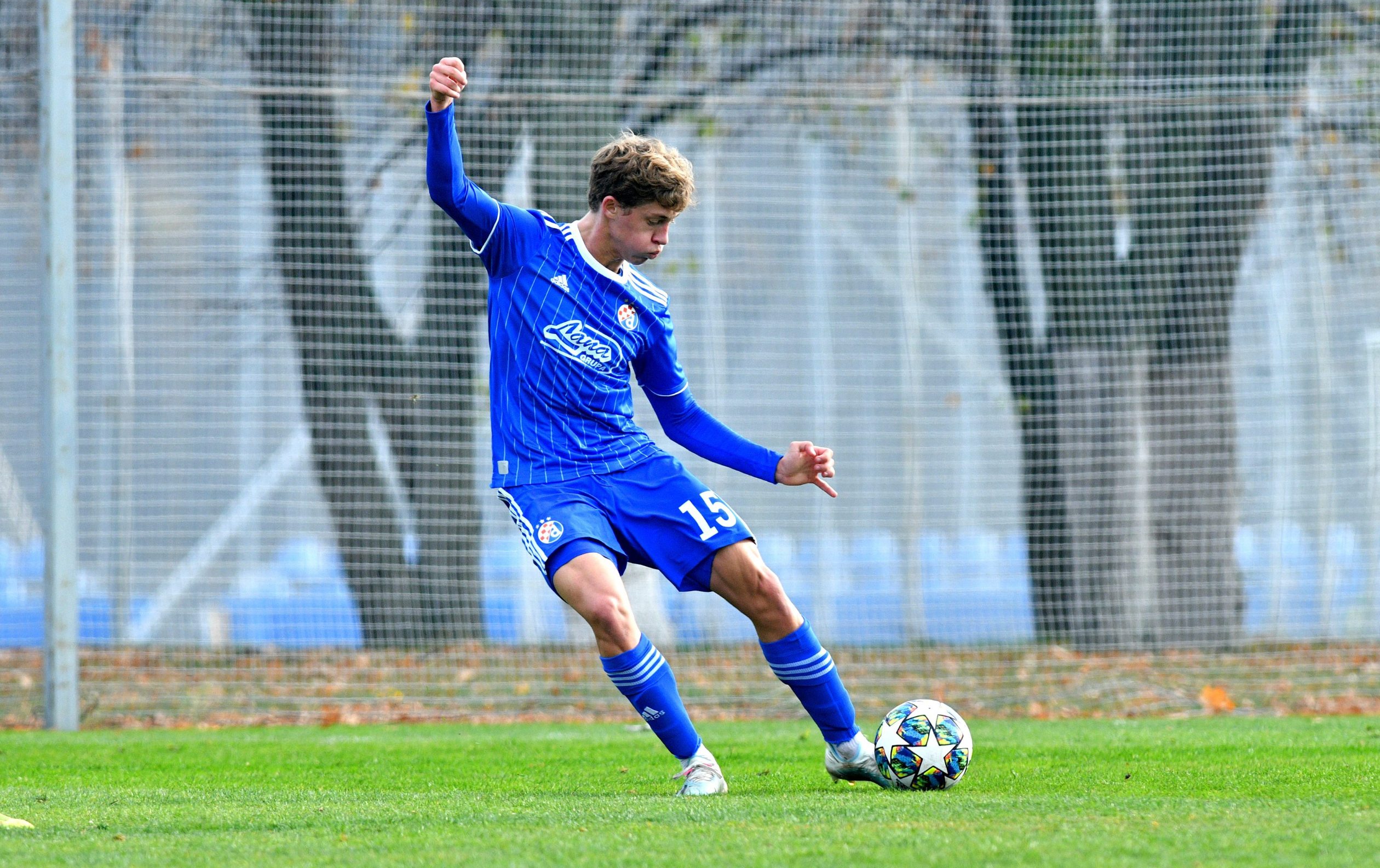 Harkiv, 221019.
Kamp Metalista.
Shakthar i Dinamo
Utakmica 3. kola skupine C UEFA Liga mladih.
Na fotografiji: Edin Julardzija.
Foto: Srdjan Vrancic / CROPIX