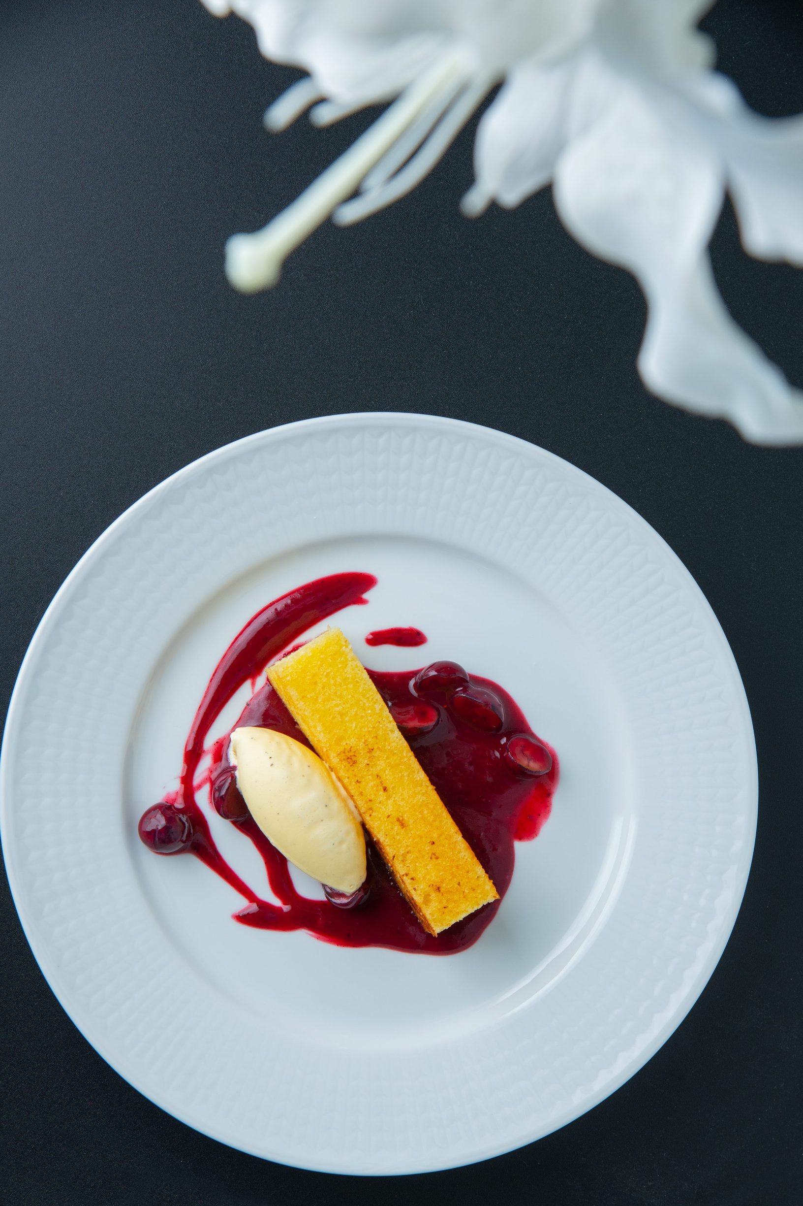 Zagreb, 220220.
Kuhar Igor Gudac pripremio je nekoliko jela za uzvanike svedske ambasade.
Foto: Marko Miscevic / CROPIX