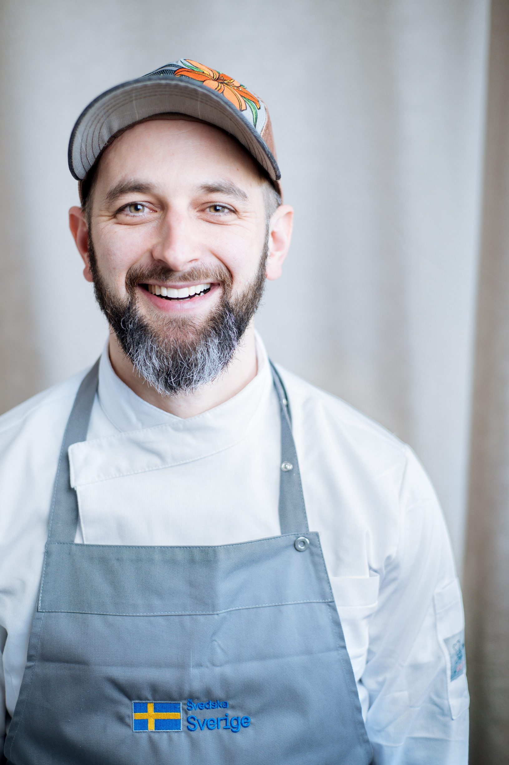 Zagreb, 220220.
Kuhar Igor Gudac pripremio je nekoliko jela za uzvanike svedske ambasade.
Na fotografiji: kuhar Igor Gudac.
Foto: Marko Miscevic / CROPIX