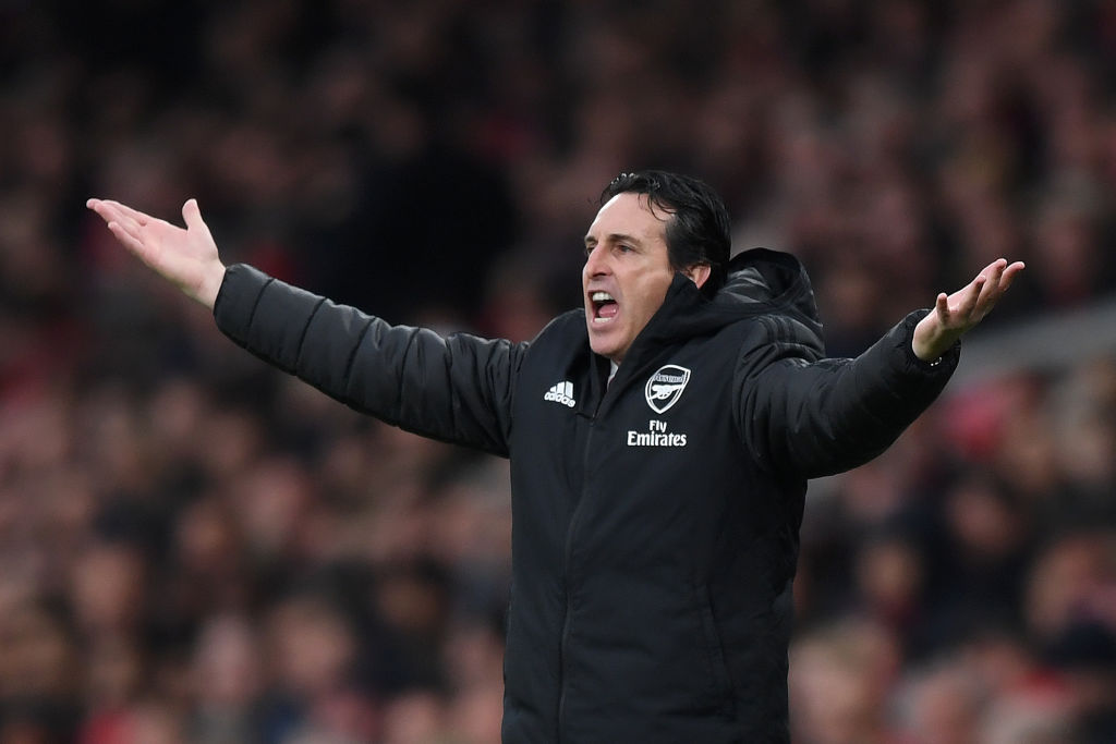 LONDON, ENGLAND - NOVEMBER 23: Unai Emery, Manager of Arsenal gives his team instructions  during the Premier League match between Arsenal FC and Southampton FC at Emirates Stadium on November 23, 2019 in London, United Kingdom. (Photo by Shaun Botterill/Getty Images)