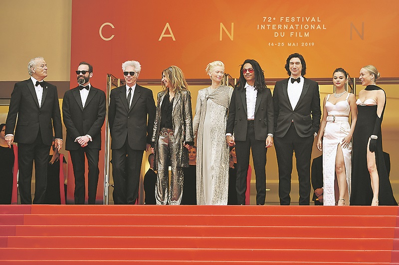 CANNES, FRANCE - MAY 14: (L-R) Bill Murray, Guest, Director Jim Jarmusch, Sara Driver, Tilda Swinton, Luka Sabbat, Adam Driver, Selena Gomez and Chloe Sevigny attend the opening ceremony and screening of 
