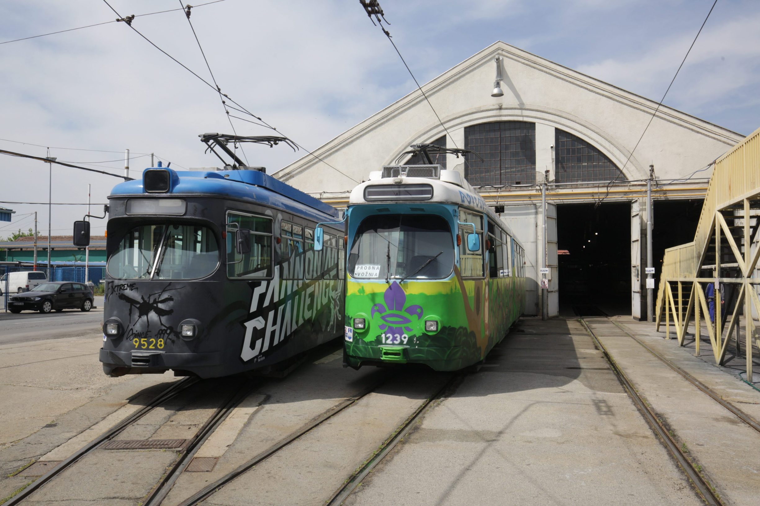 Osijek, 210420.
Gradski prijevoz putnika pokrenuo je probne voznje tramvaja radi odrzavanja povoljnih tehnickih uvjeta na vozilima i tramvajskoj pruzi.
Na fotografiji: tramvaj GPP-a.
Foto: Vlado Kos / CROPIX