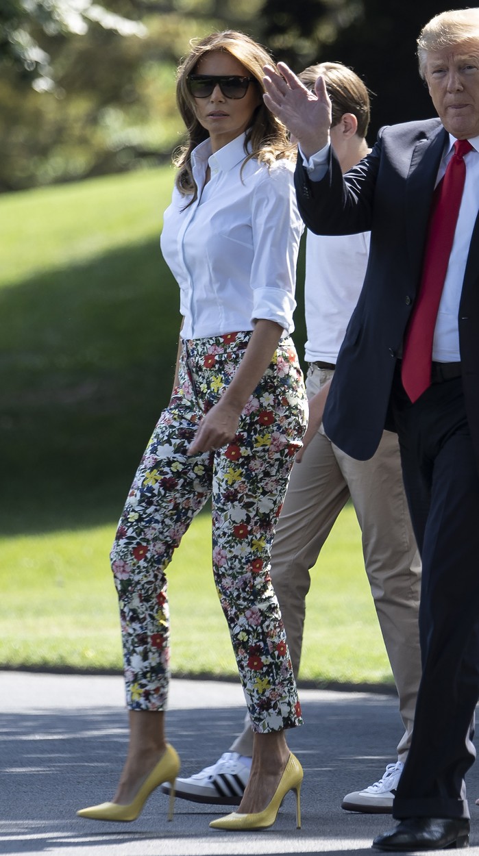 June 29, 2018 - Washington, District of Columbia, United States of America - First Lady Melania Trump, U.S. President Donald Trump, and Baron Trump walk to board Marine One departing the South Lawn of the White House in Washington, D.C., U.S. on June 29, 2018 in Washington, DC..Credit: Toya Sarno Jordan / CNP, Image: 376483980, License: Rights-managed, Restrictions: , Model Release: no, Credit line: Toya Sarno Jordan / Zuma Press / Profimedia