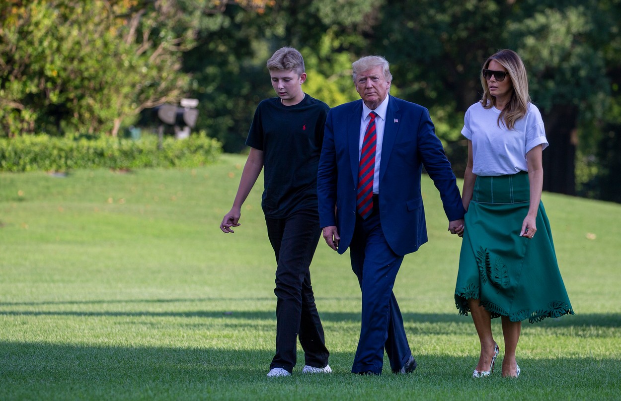 Barron Trump, President Donald Trump and First Lady Melania Trump return to the White House following a stay in Bedminster, New Jersey in Washington, D.C. on August 18, 2019., Image: 466014358, License: Rights-managed, Restrictions: *** World Rights ***, Model Release: no, Credit line: Sipa USA / ddp USA / Profimedia