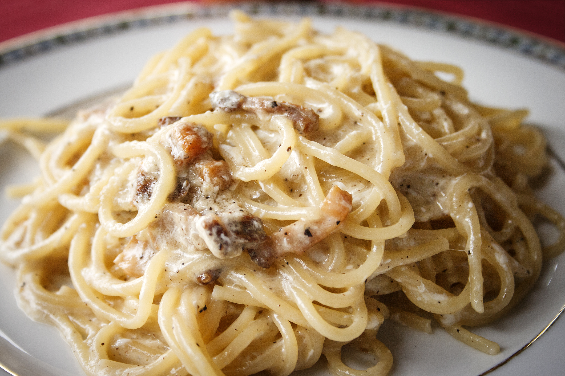 Spaghetti carbonara on plate