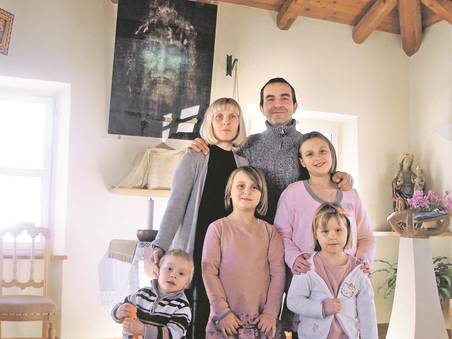 Majka Irena (40), otac Krešo (46) i djeca Klara (12), Marta (9), Lucija (7) i David (4), žive u Varaždinu i  troše oprezno i  kupuju planski