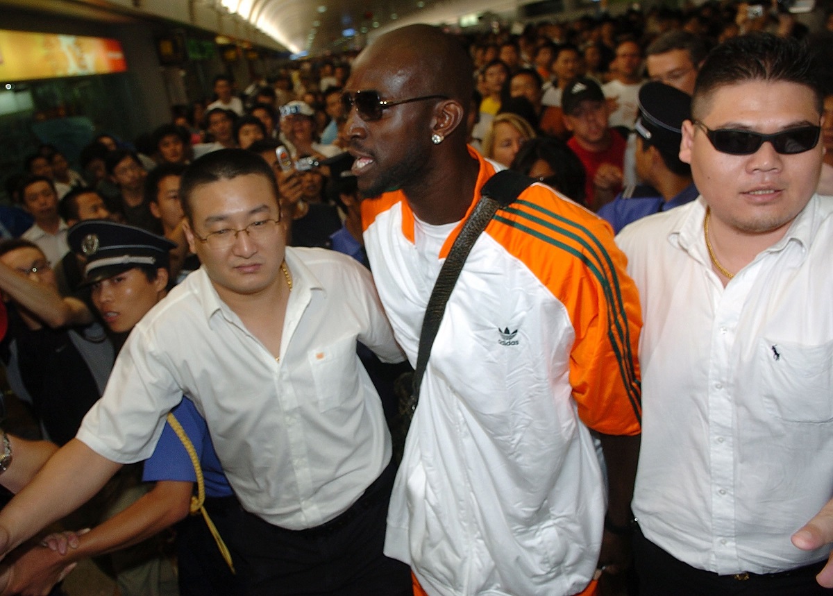 BEIJING - JULY 12:  (CHINA OUT) Kevin Garnett of the Minnesota Timberwolves arrives at the Beijing Capital International Airport on July 12, 2006 in Beijing, China. Kevin Garnett is on a six-city trip including Beijing, Shanghai and Taipei.  (Photo by China Photos/Getty Images)