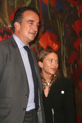 Olivier Sarkozy and Mary-Kate Olsen
26th Annual 'Take Home a Nude Art Party and Auction' to benefit the New York Academy of Art, Sothebys, New York, USA - 11 Oct 2017, Image: 519219628, License: Rights-managed, Restrictions: , Model Release: no, Credit line: MediaPunch / Shutterstock Editorial / Profimedia